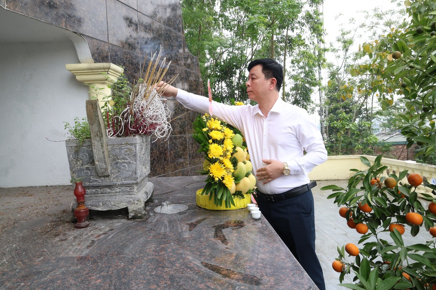 Anh-tin-bai