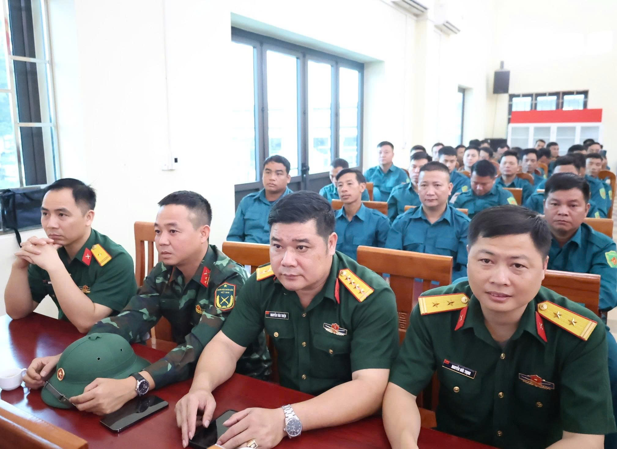 Anh-tin-bai