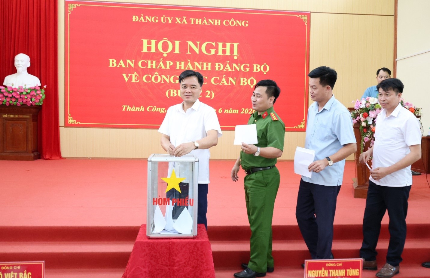 Anh-tin-bai
