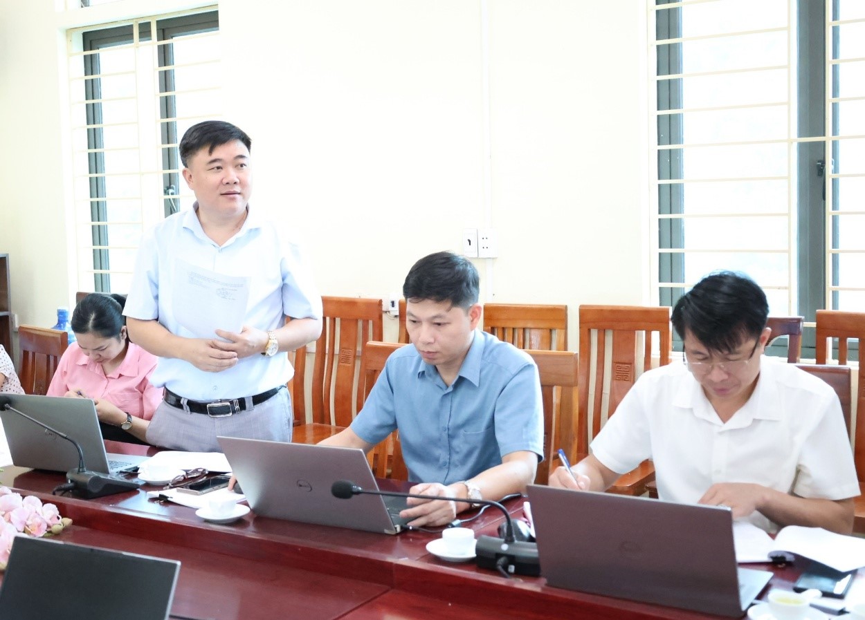 Anh-tin-bai