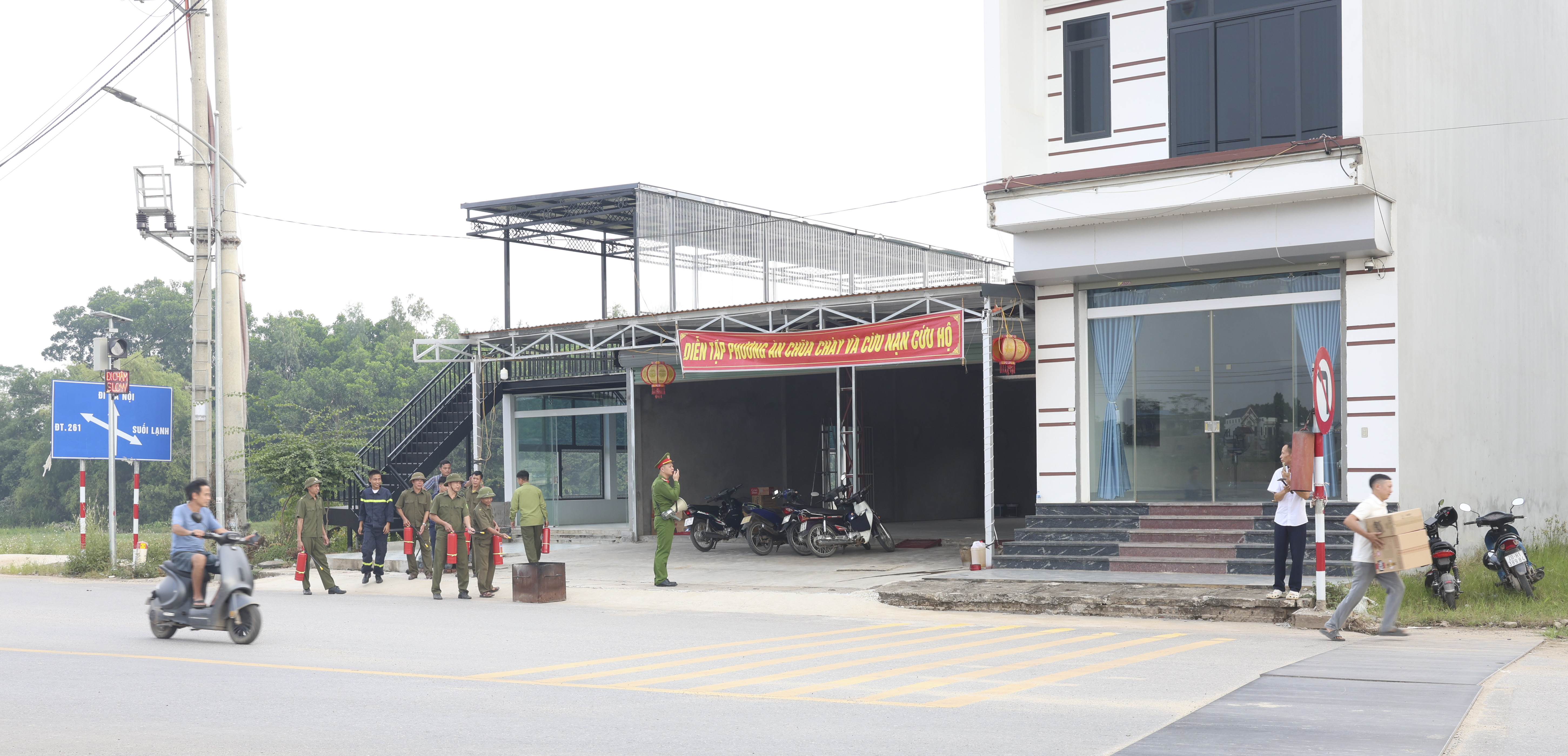Anh-tin-bai