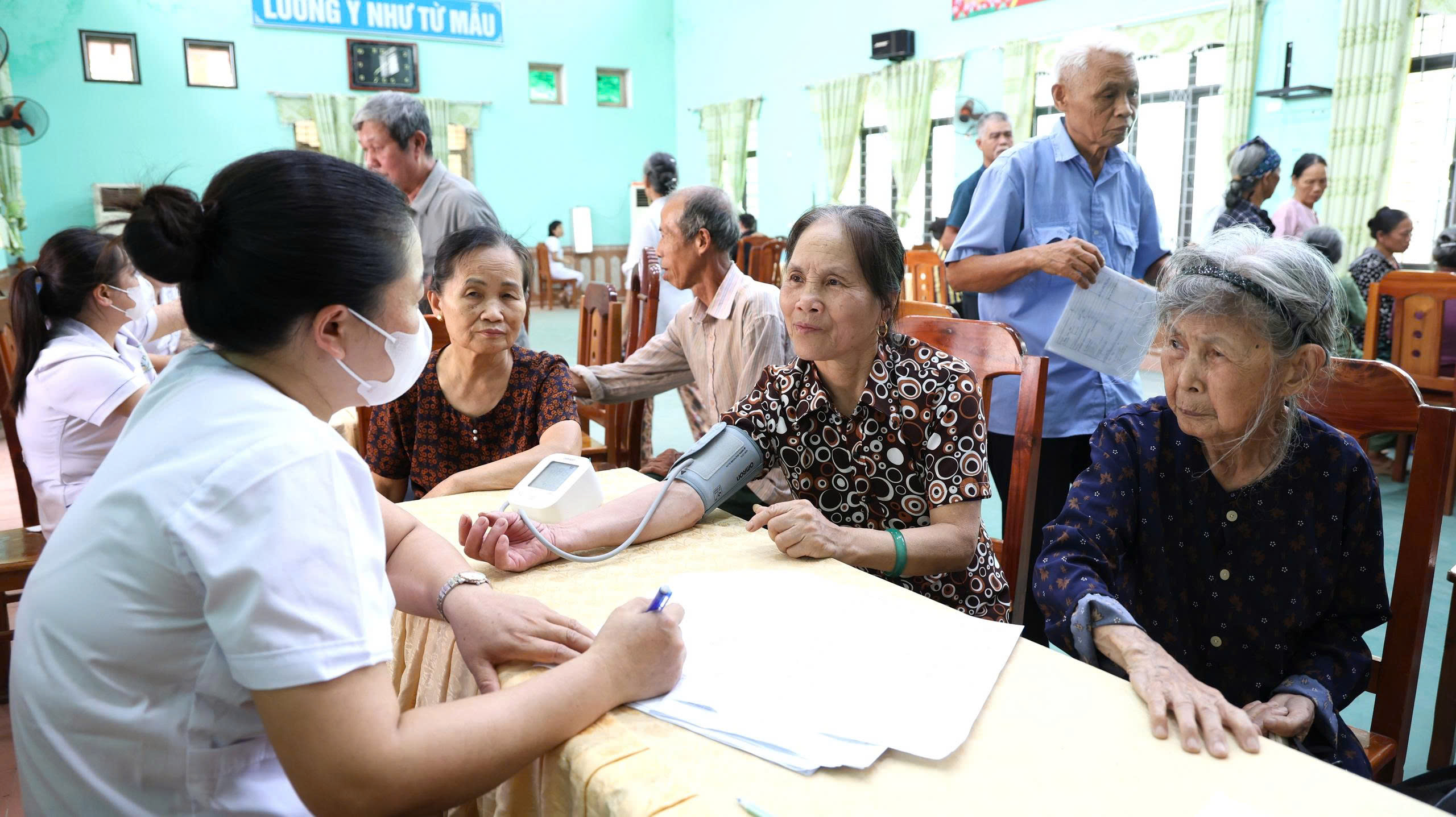 Phú Bình: Hơn 24.000 người dân được khám sức khỏe định kỳ, khám sàng lọc.