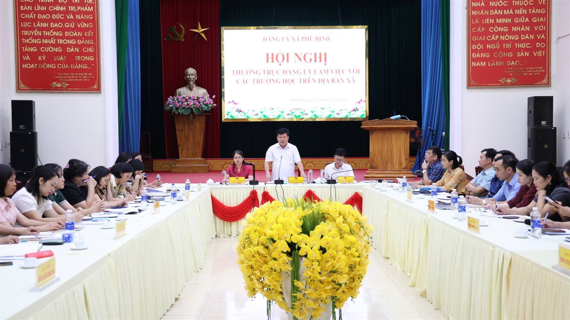 ​  Thường trực Đảng uỷ làm việc với các trường học trên địa bàn xã