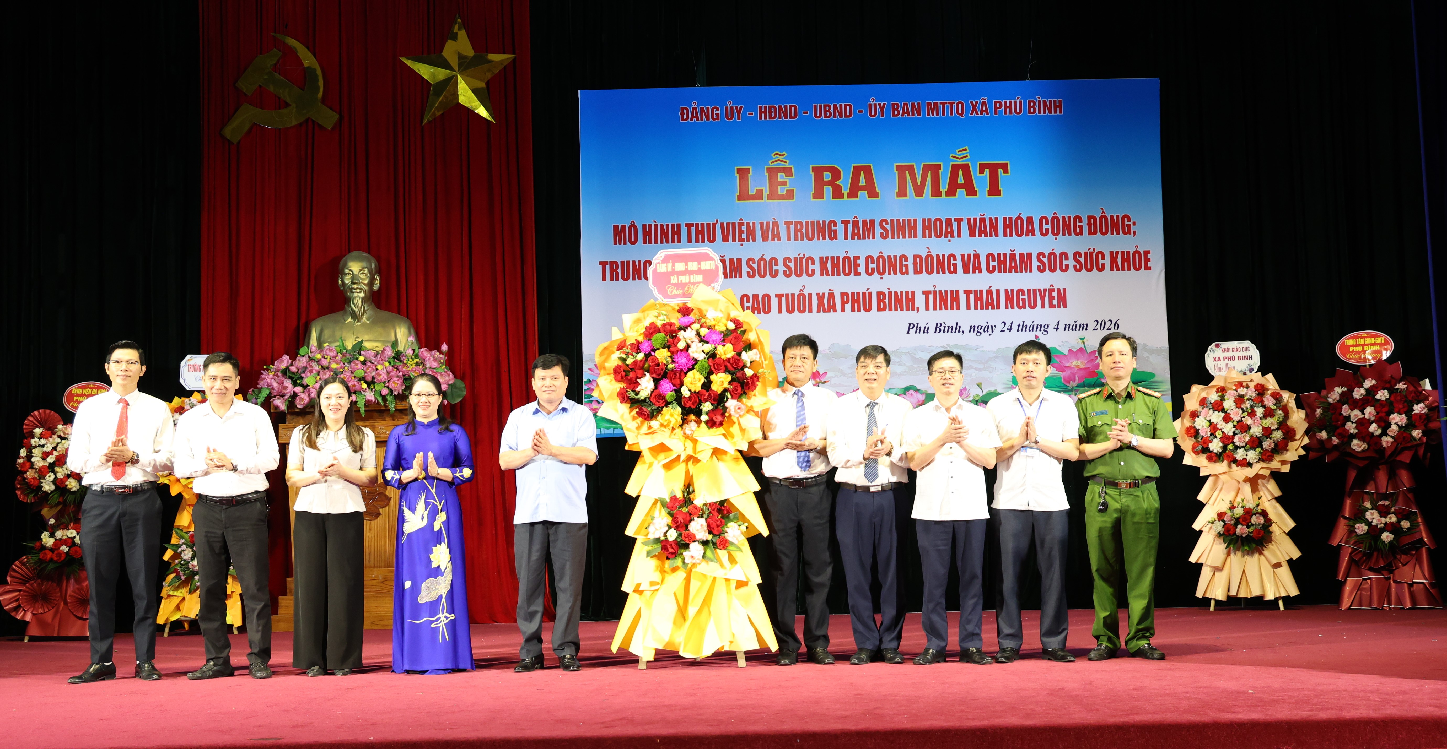 Xã Phú Bình ra mắt hai mô hình phục vụ cộng đồng