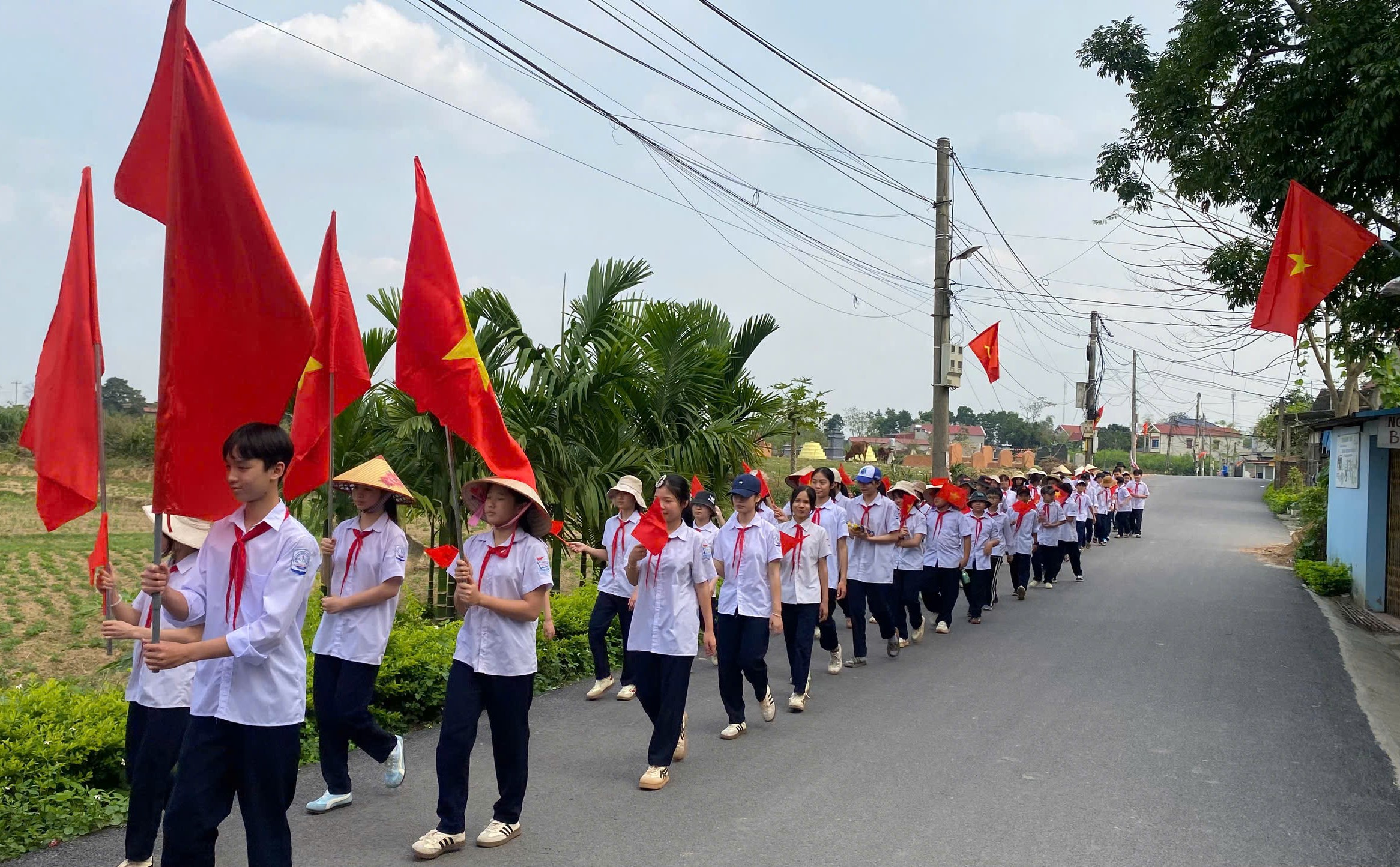 Anh-tin-bai