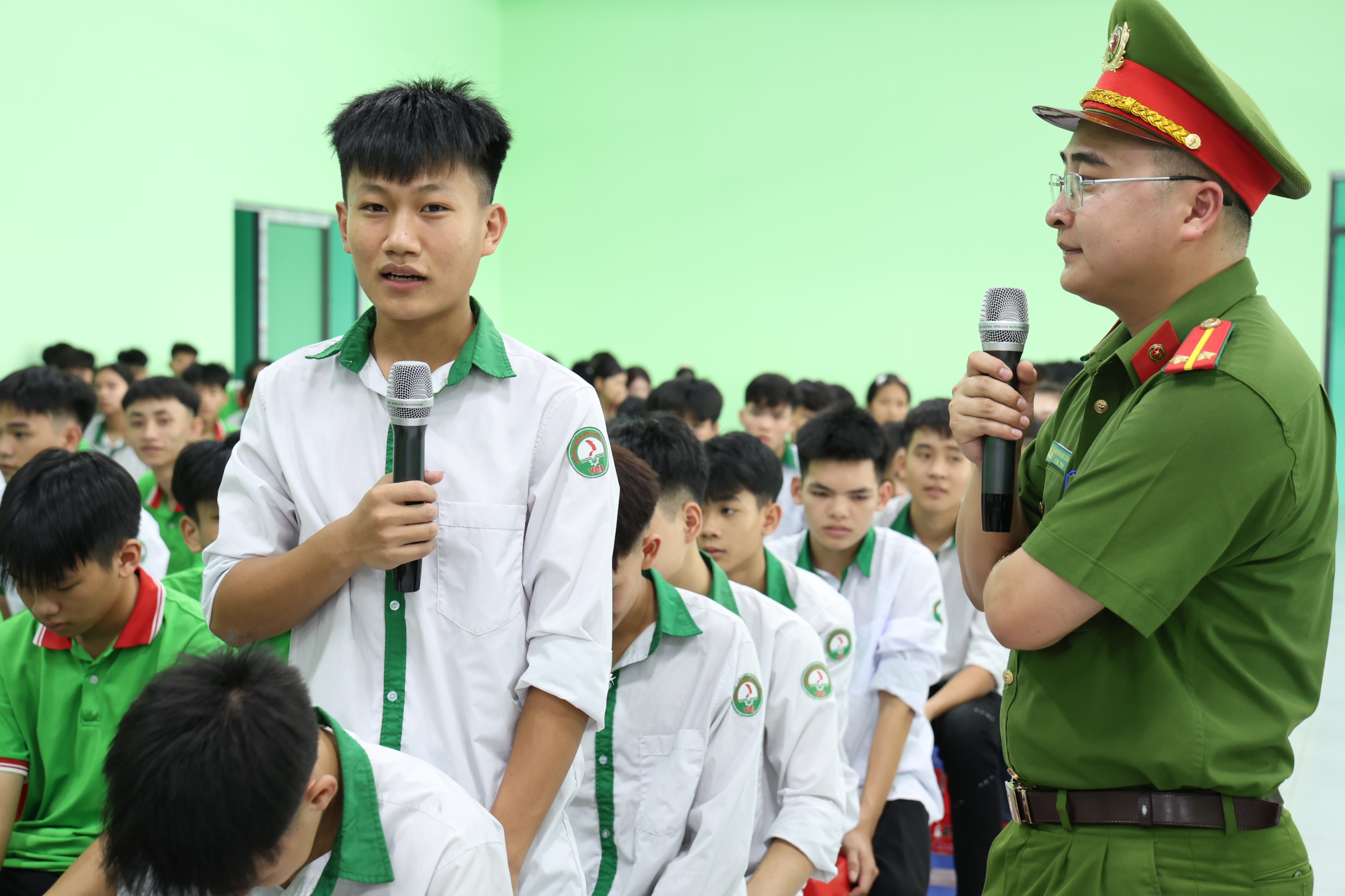 Anh-tin-bai