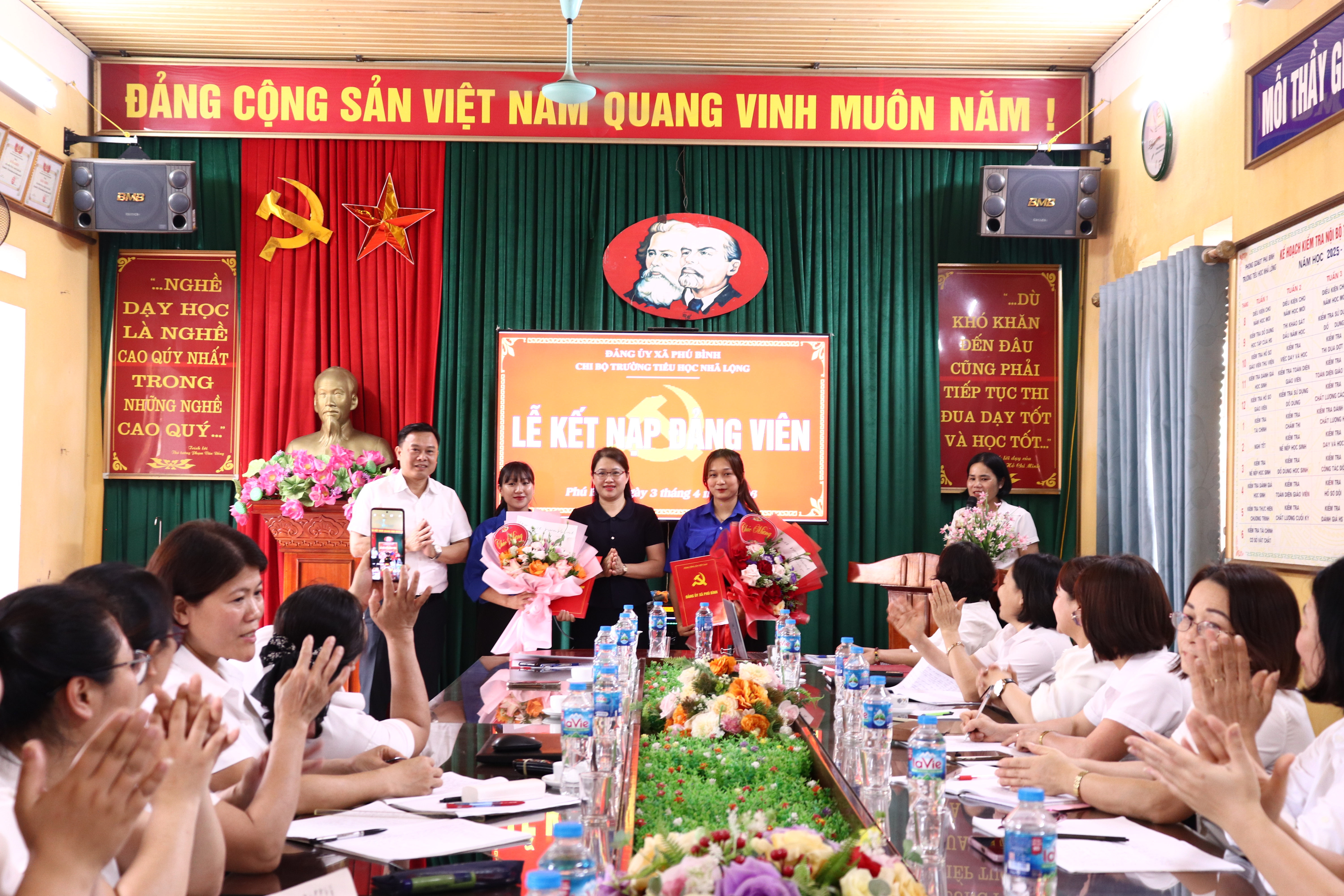 Anh-tin-bai