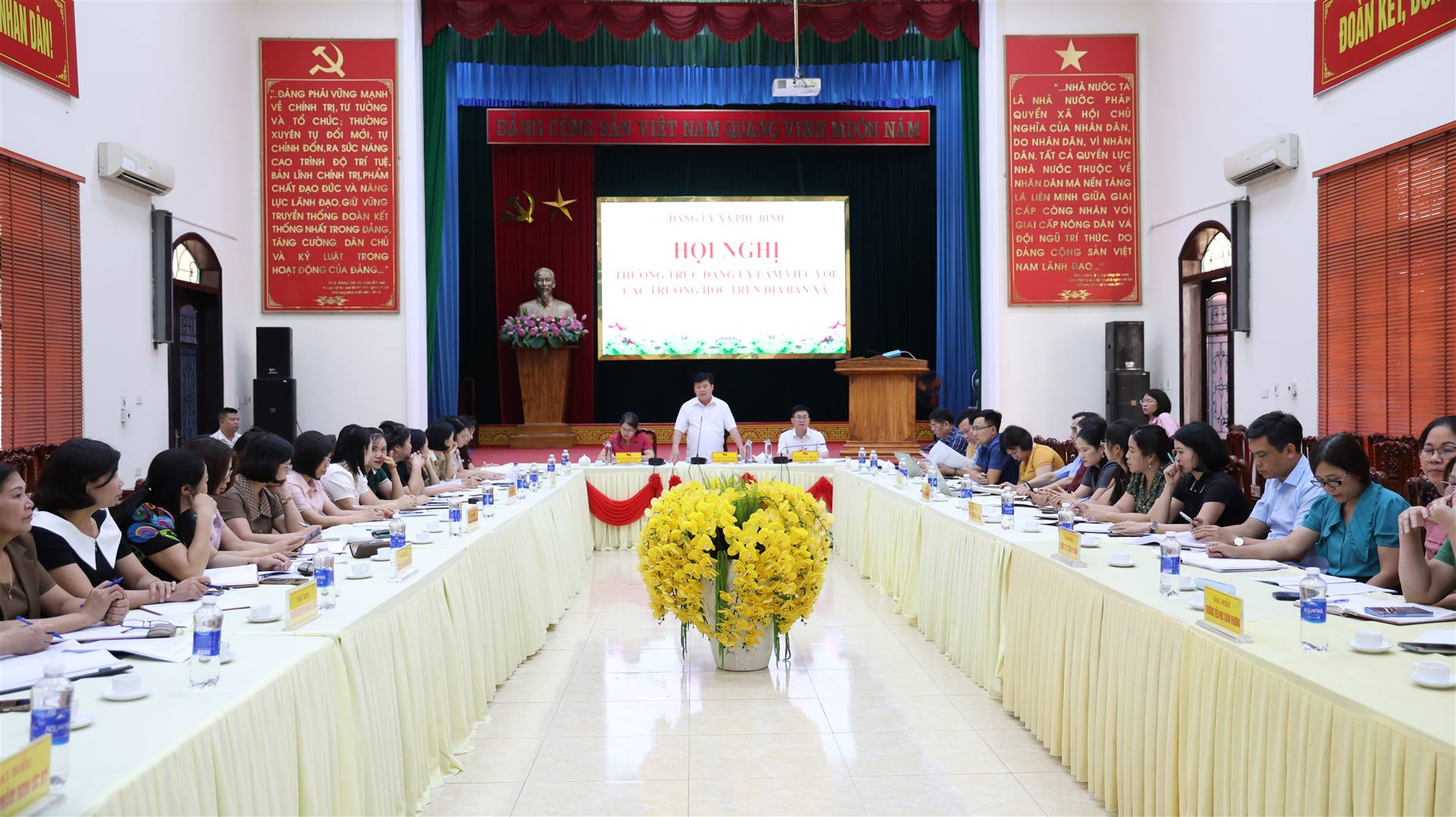 Anh-tin-bai