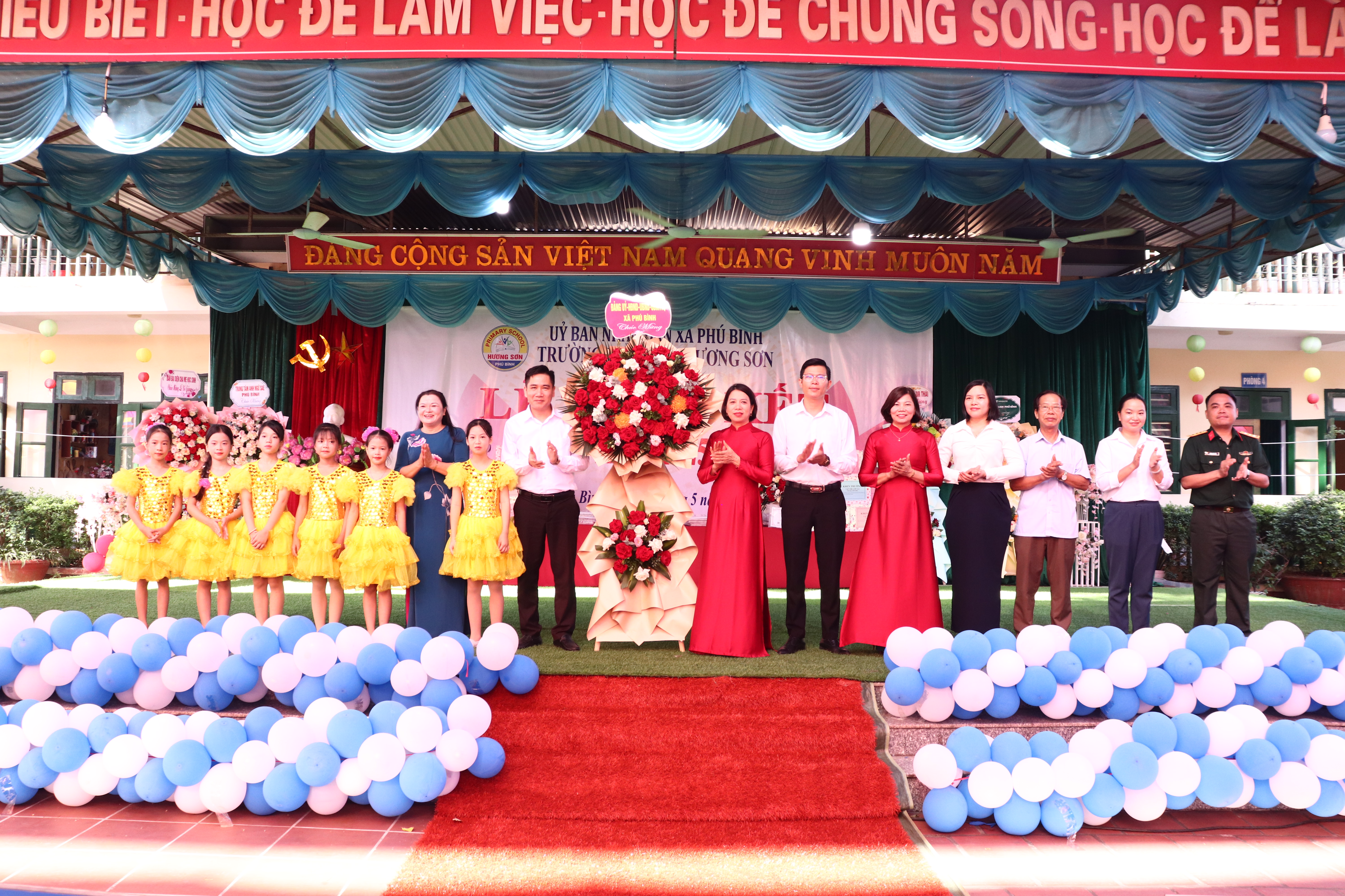 Trường Tiểu học Hương Sơn bế giảng năm học 2025-2026