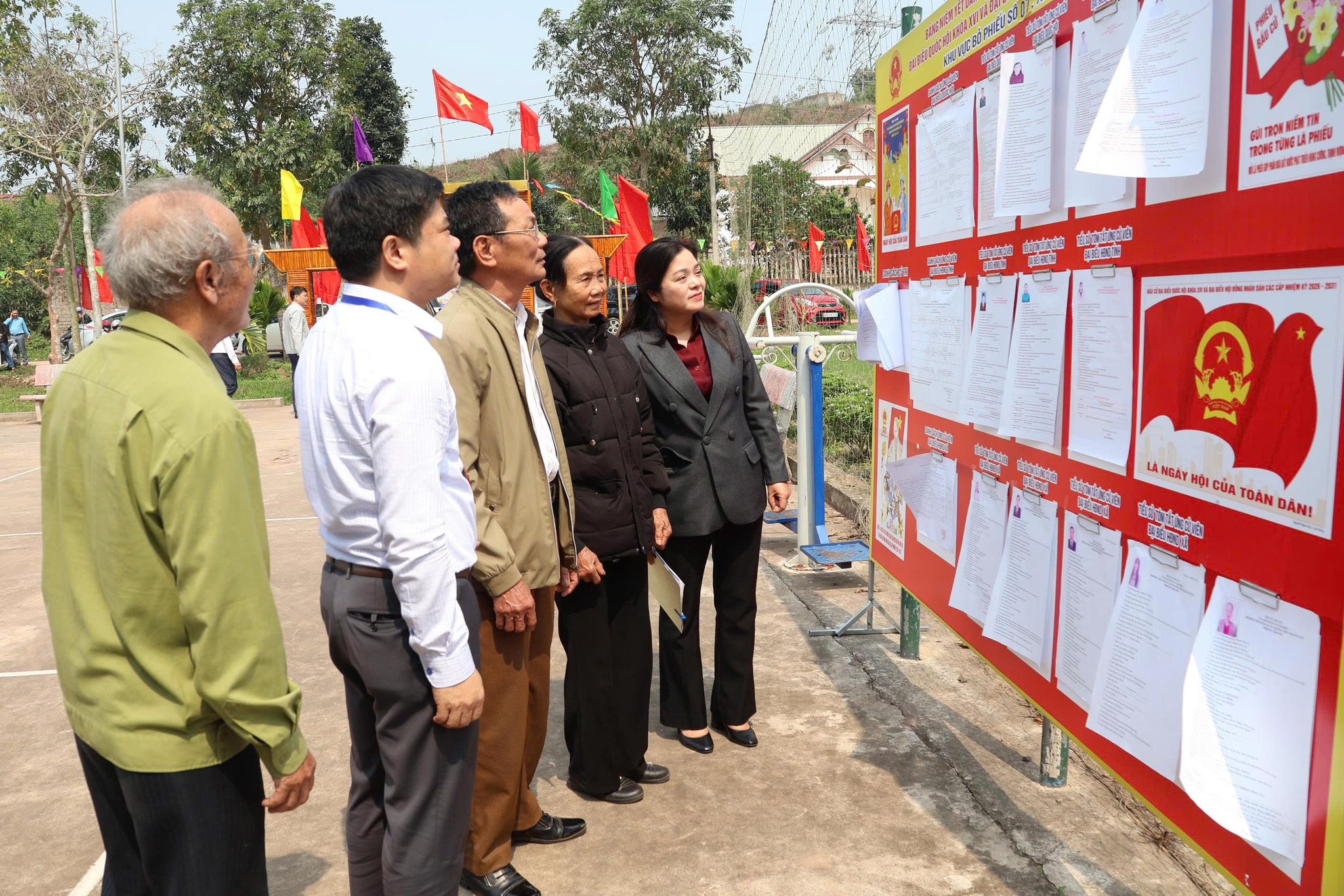 Xã Tân Thành tích cực chuẩn bị cơ sở vật chất phục vụ bầu cử 