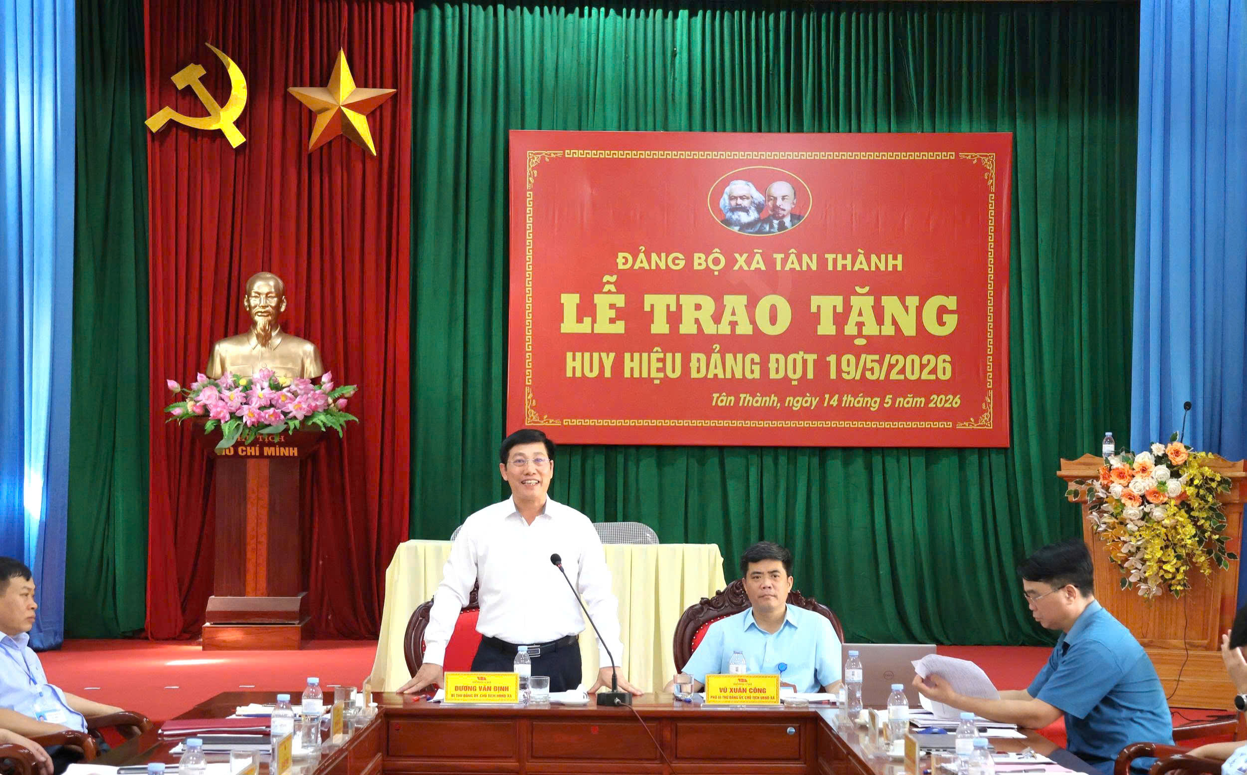 Anh-tin-bai