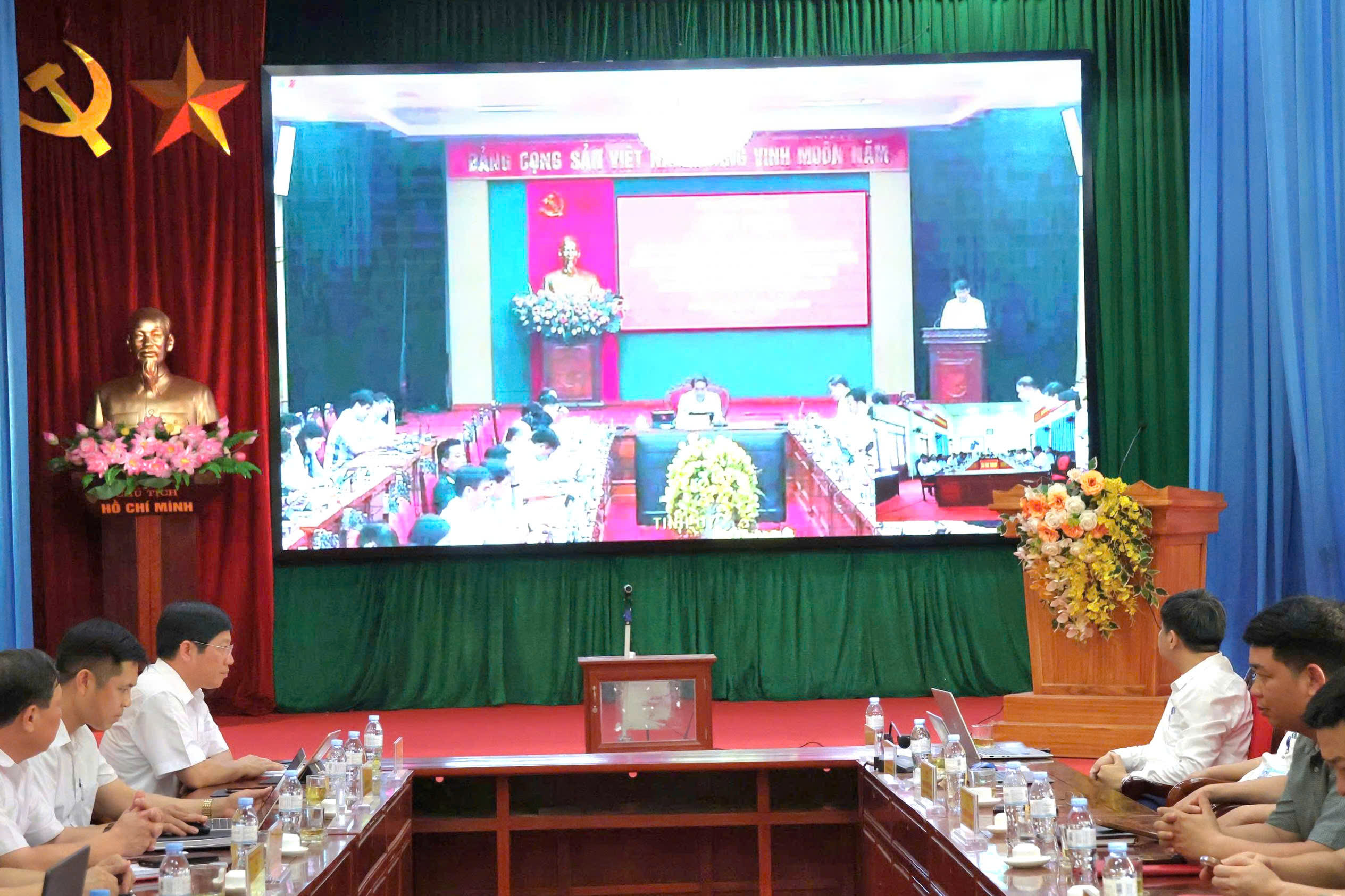 Anh-tin-bai