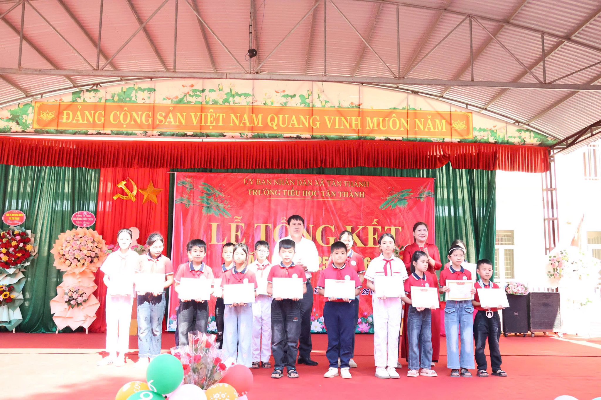 Anh-tin-bai