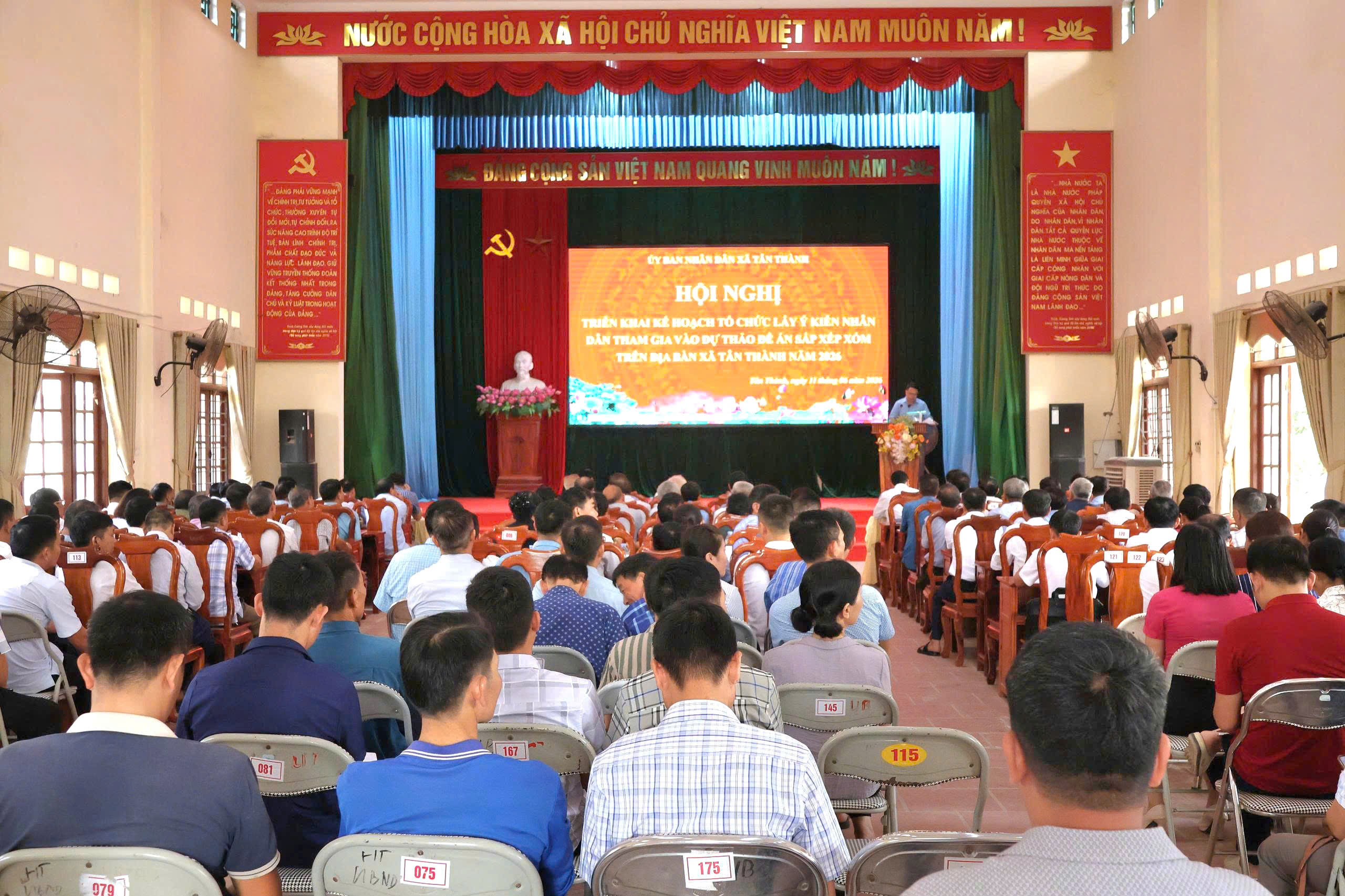 XÃ TÂN THÀNH TỔ CHỨC HỘI NGHỊ TRIỂN KHAI KẾ HOẠCH LẤY Ý KIẾN NHÂN DÂN VỀ DỰ THẢO ĐỀ ÁN SẮP XẾP XÓM