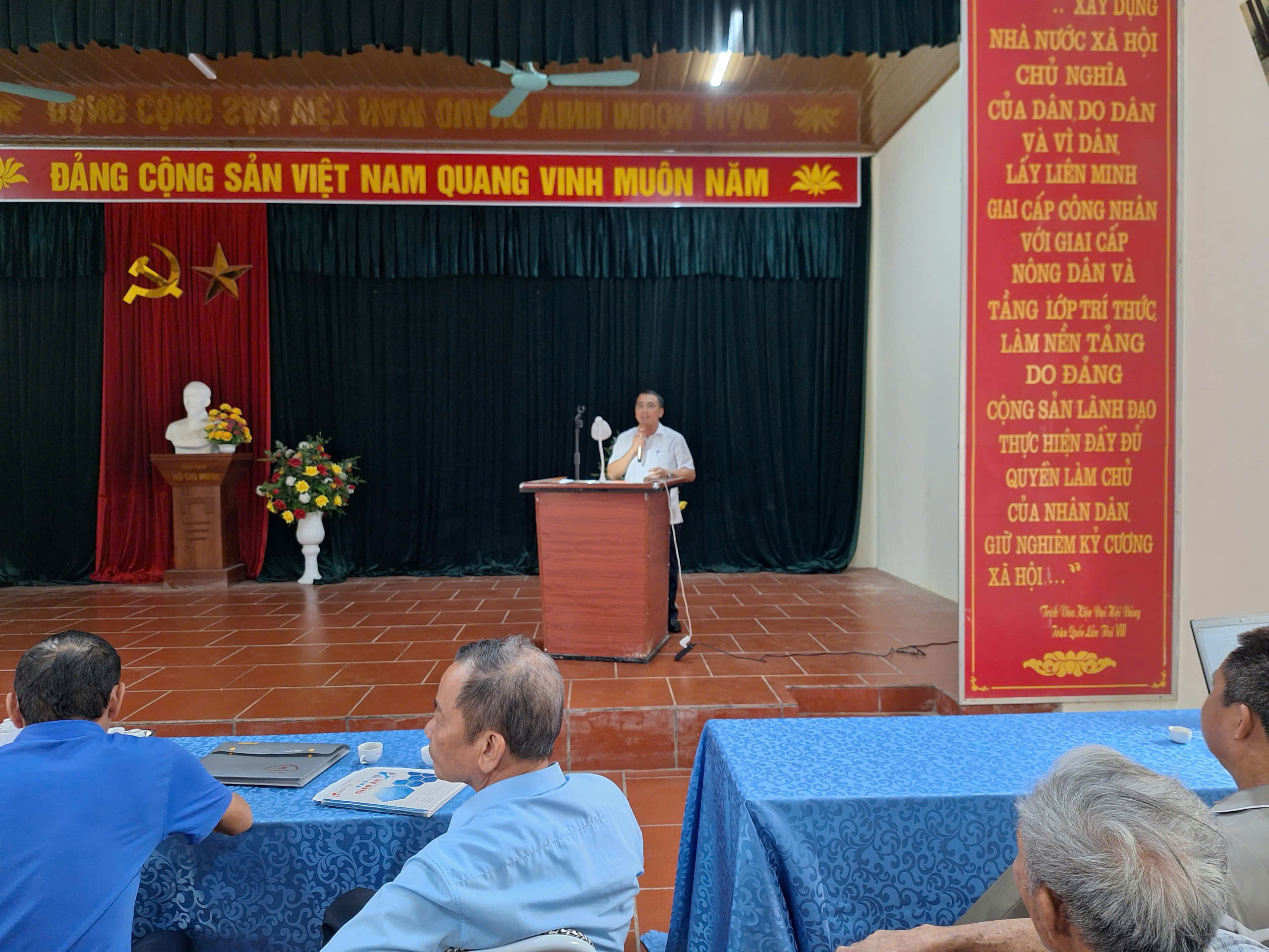 Triển khai công tác giải phóng mặt bằng phục vụ nâng cấp, cải tạo tuyến đường từ Quốc lộ 37 đến Nhà văn hóa xóm Vũ Chấn 