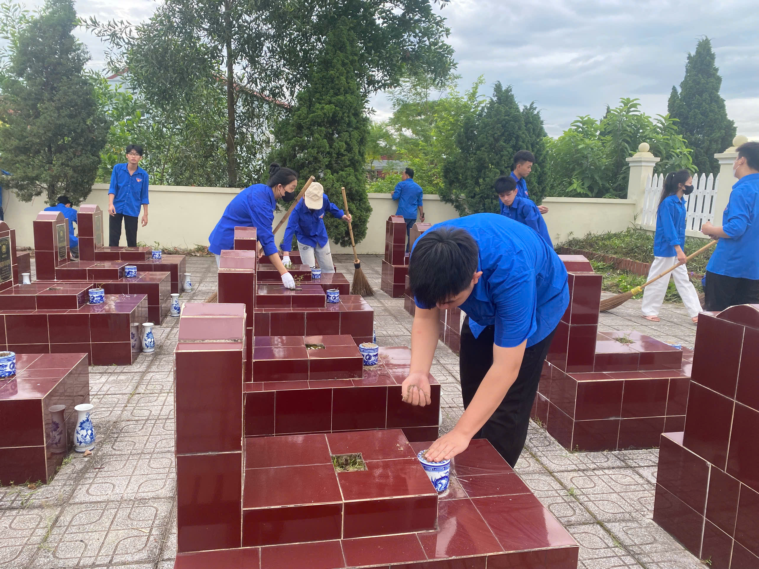 Viết tiếp hành trình tri ân các anh hùng liệt sĩ