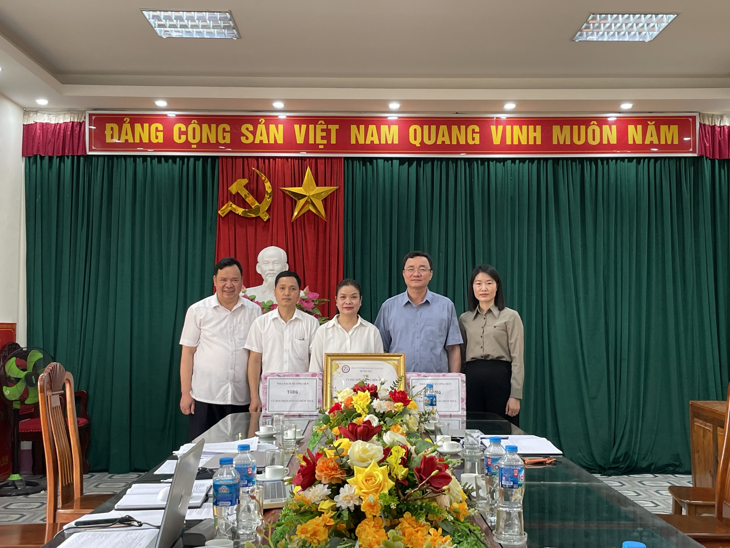 Anh-tin-bai