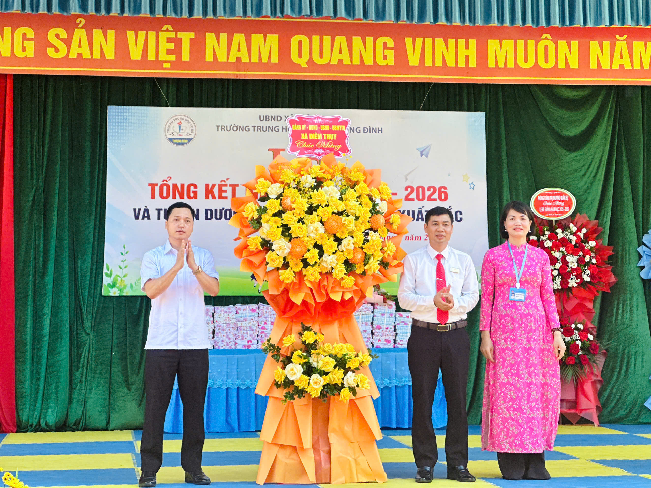 Anh-tin-bai