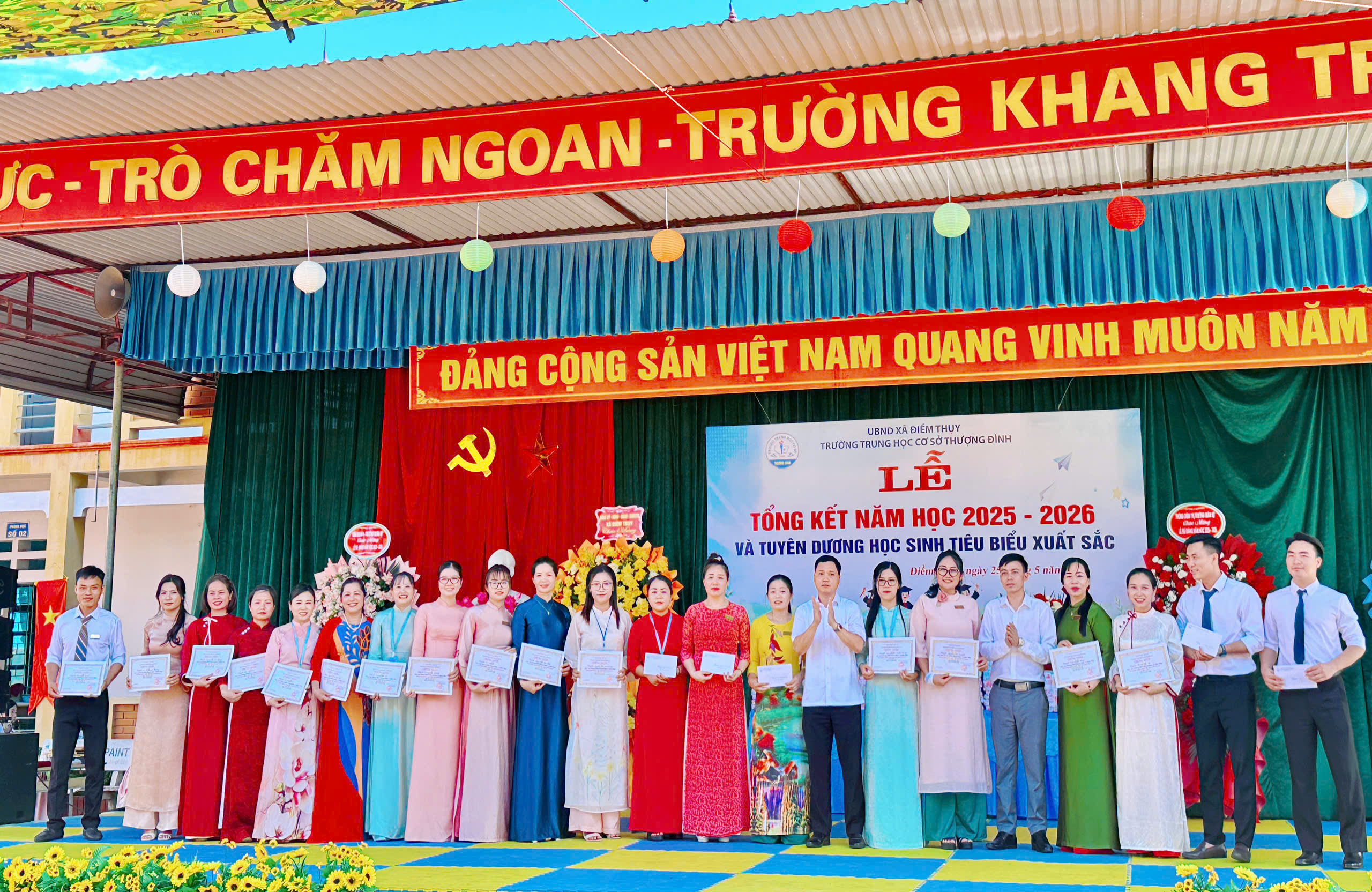 Anh-tin-bai