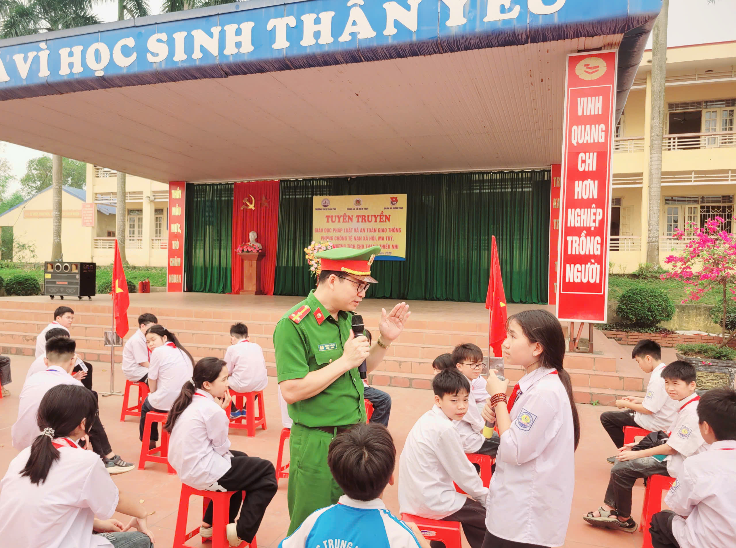 Anh-tin-bai