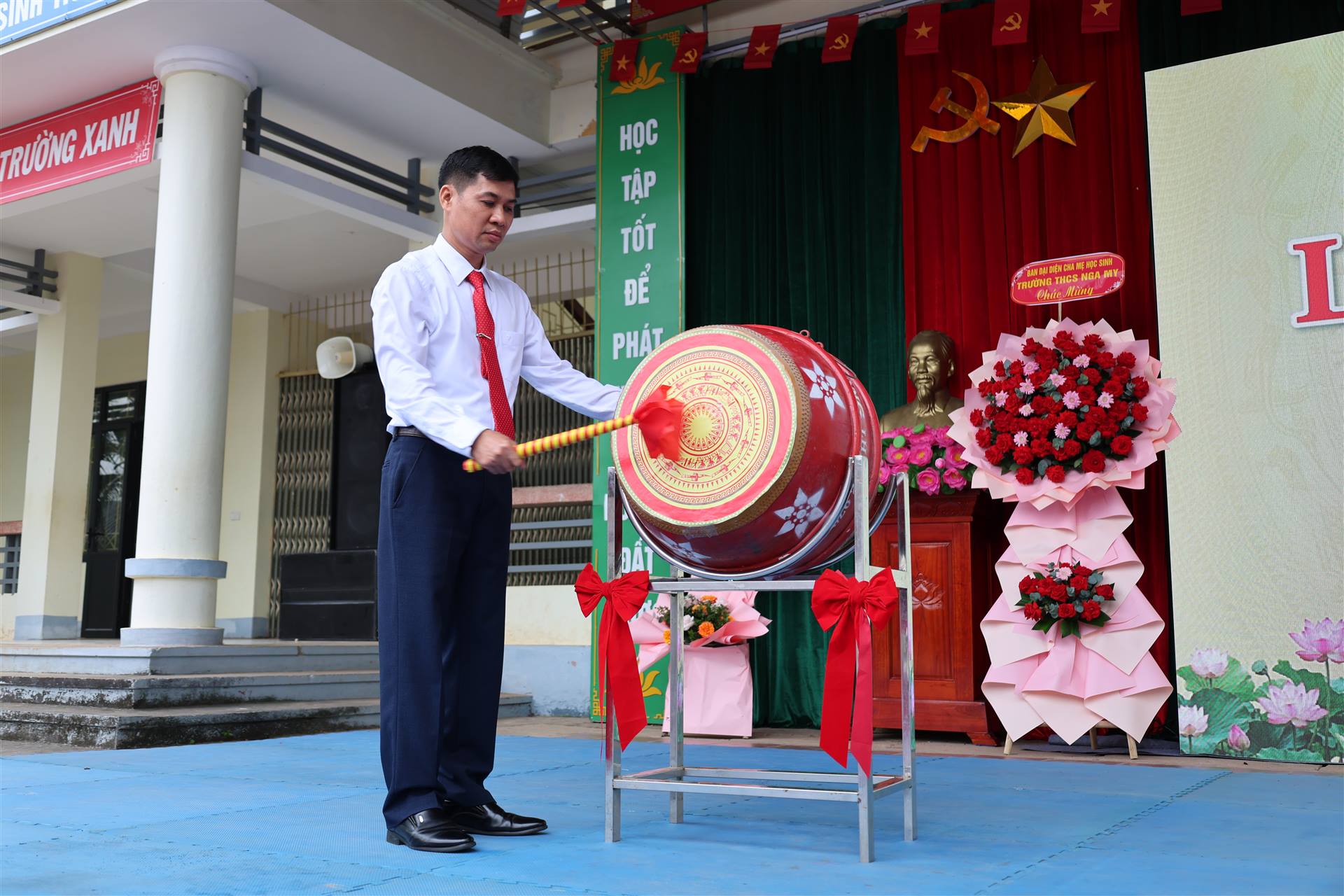 Anh-tin-bai