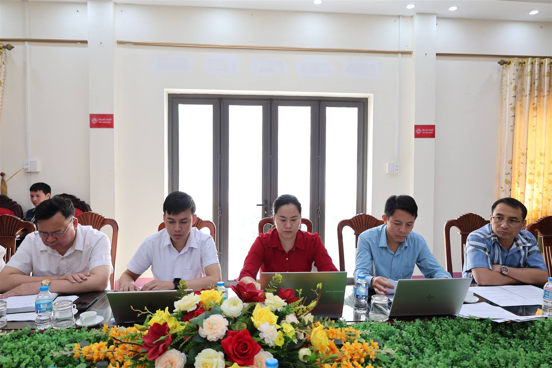 Anh-tin-bai