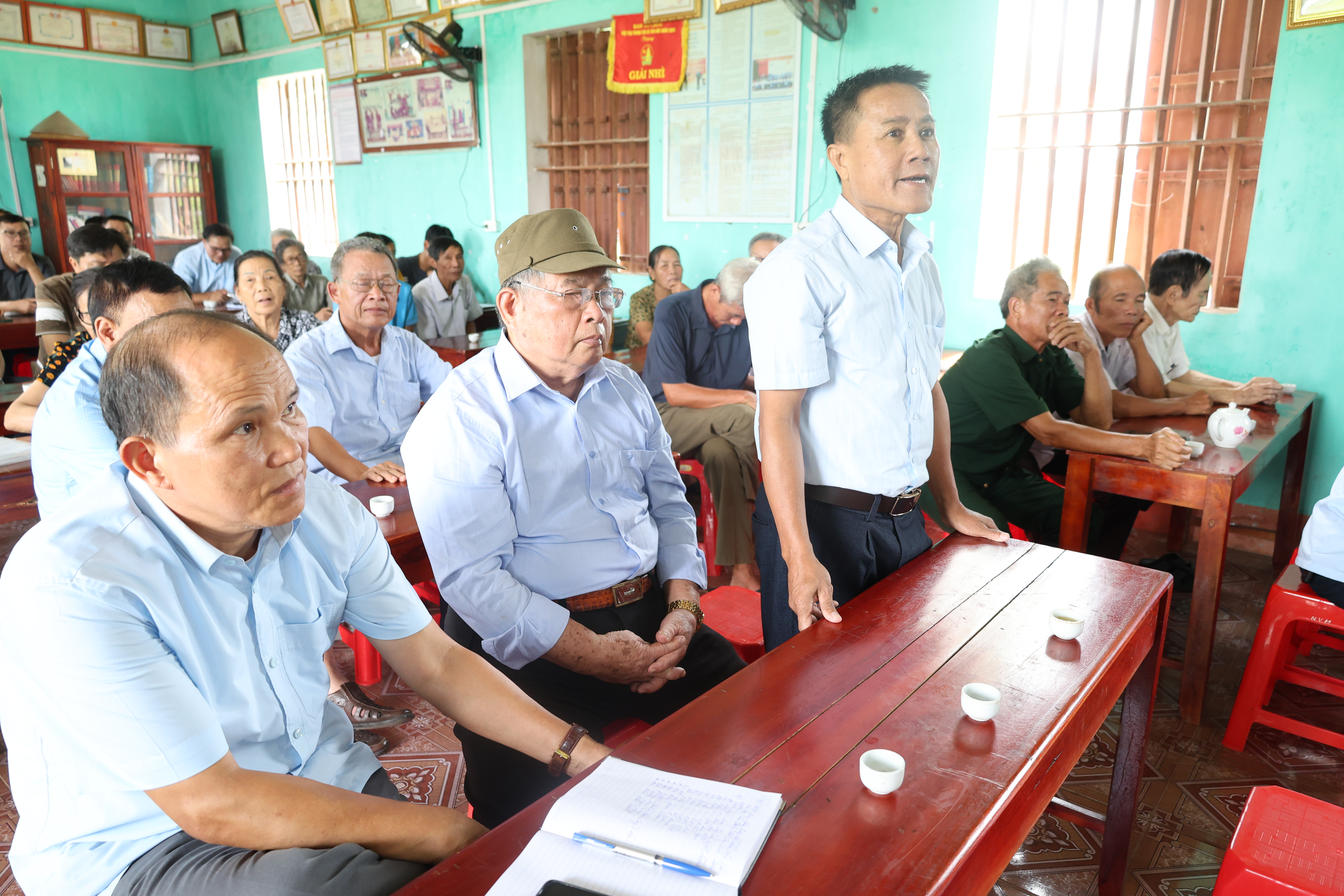 Anh-tin-bai