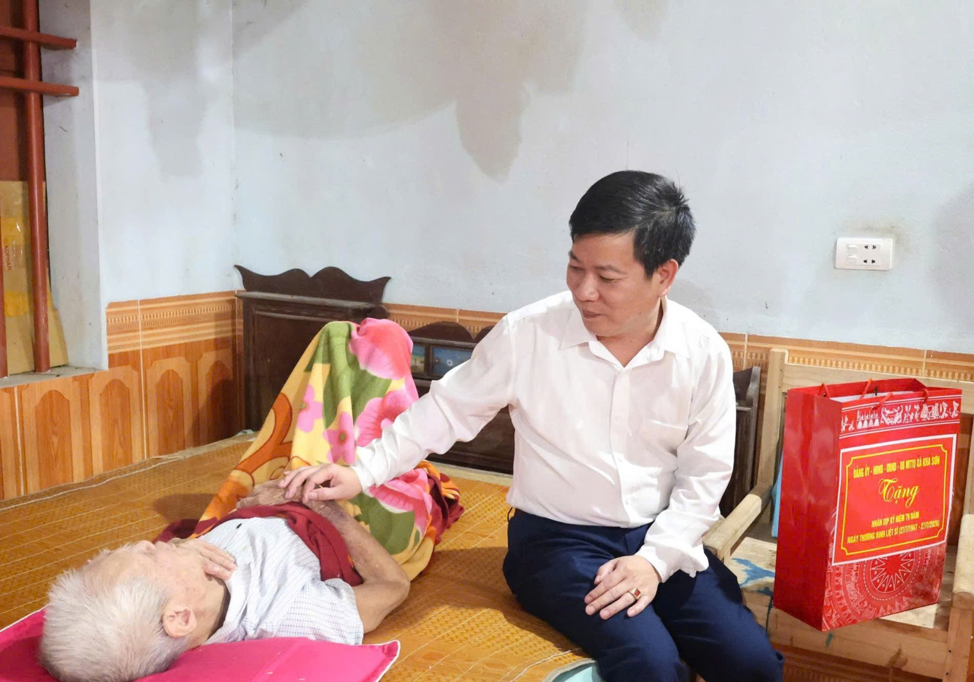Anh-tin-bai