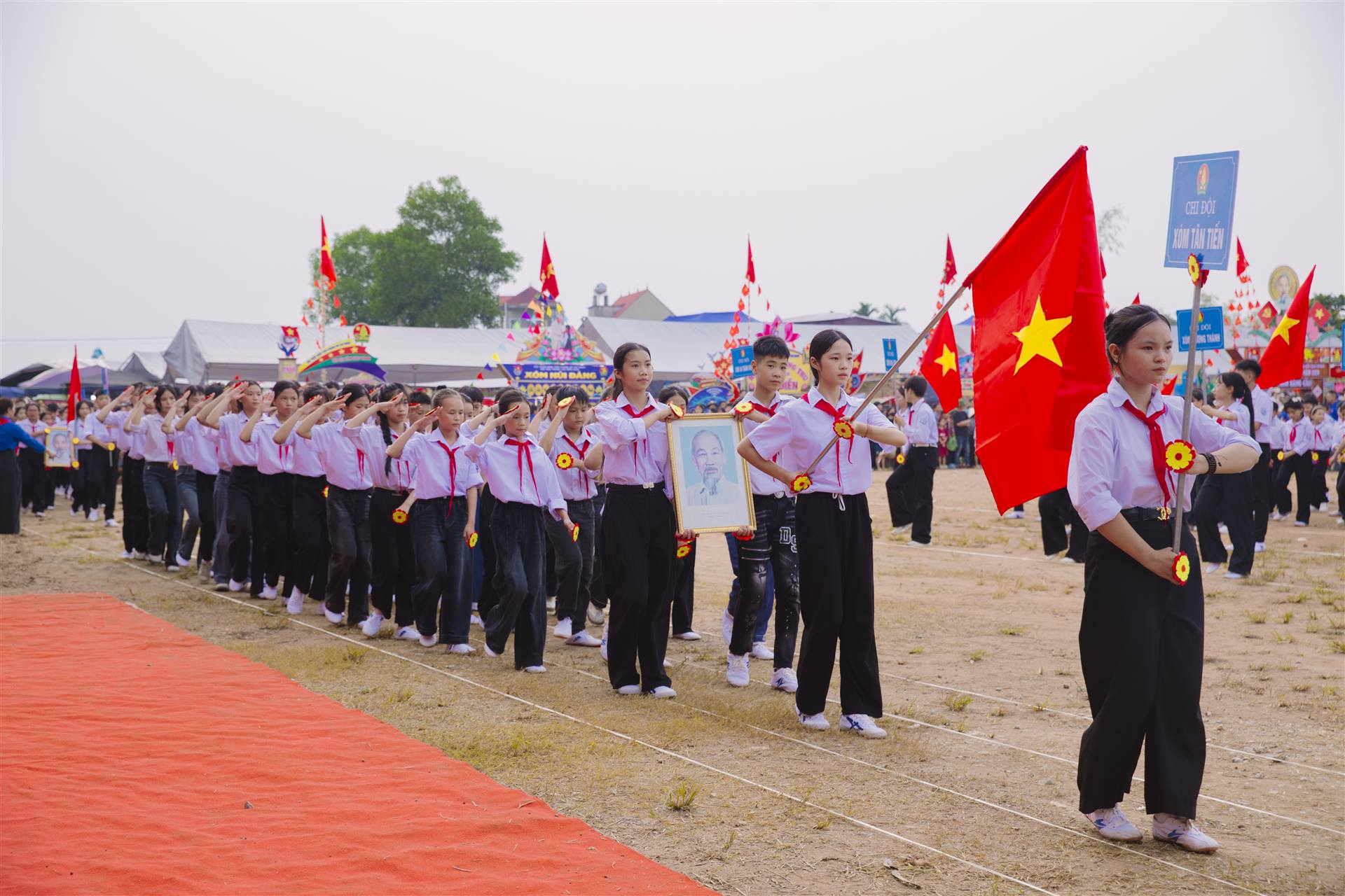 Anh-tin-bai