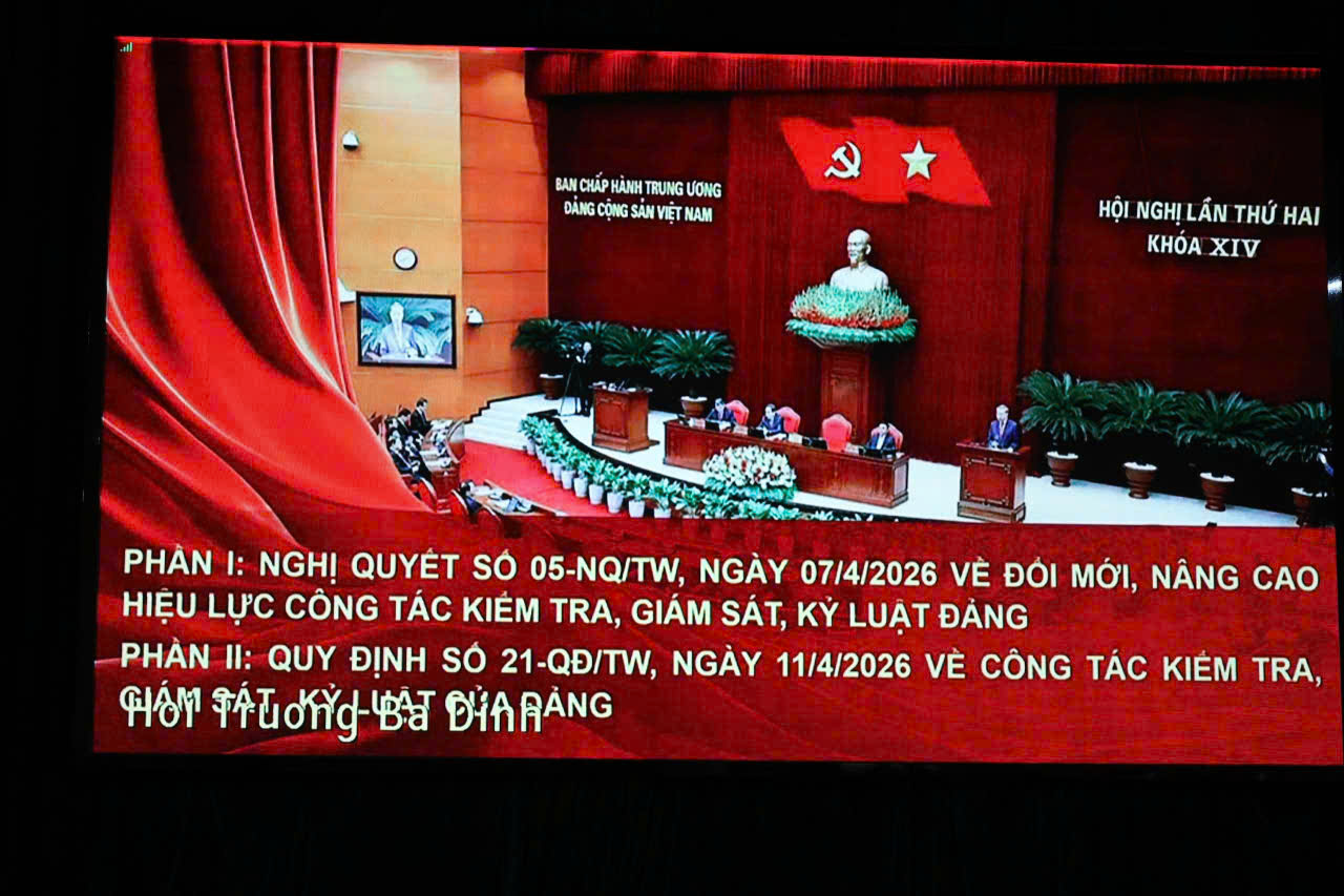 XÃ KHA SƠN THAM DỰ HỘI NGHỊ TOÀN QUỐC NGHIÊN CỨU, HỌC TẬP, QUÁN TRIỆT VÀ TRIỂN KHAI THỰC HIỆN NGHỊ QUYẾT HỘI NGHỊ LẦN THỨ HAI BAN CHẤP HÀNH TRUNG ƯƠNG ĐẢNG KHÓA XIV