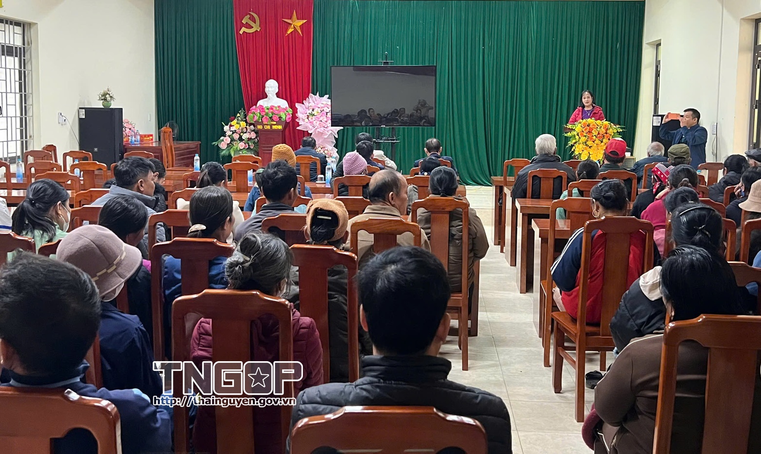 Supporting LH12 rice variety helps farmers in Tan Ky and Kha Son restore production after storms and floods