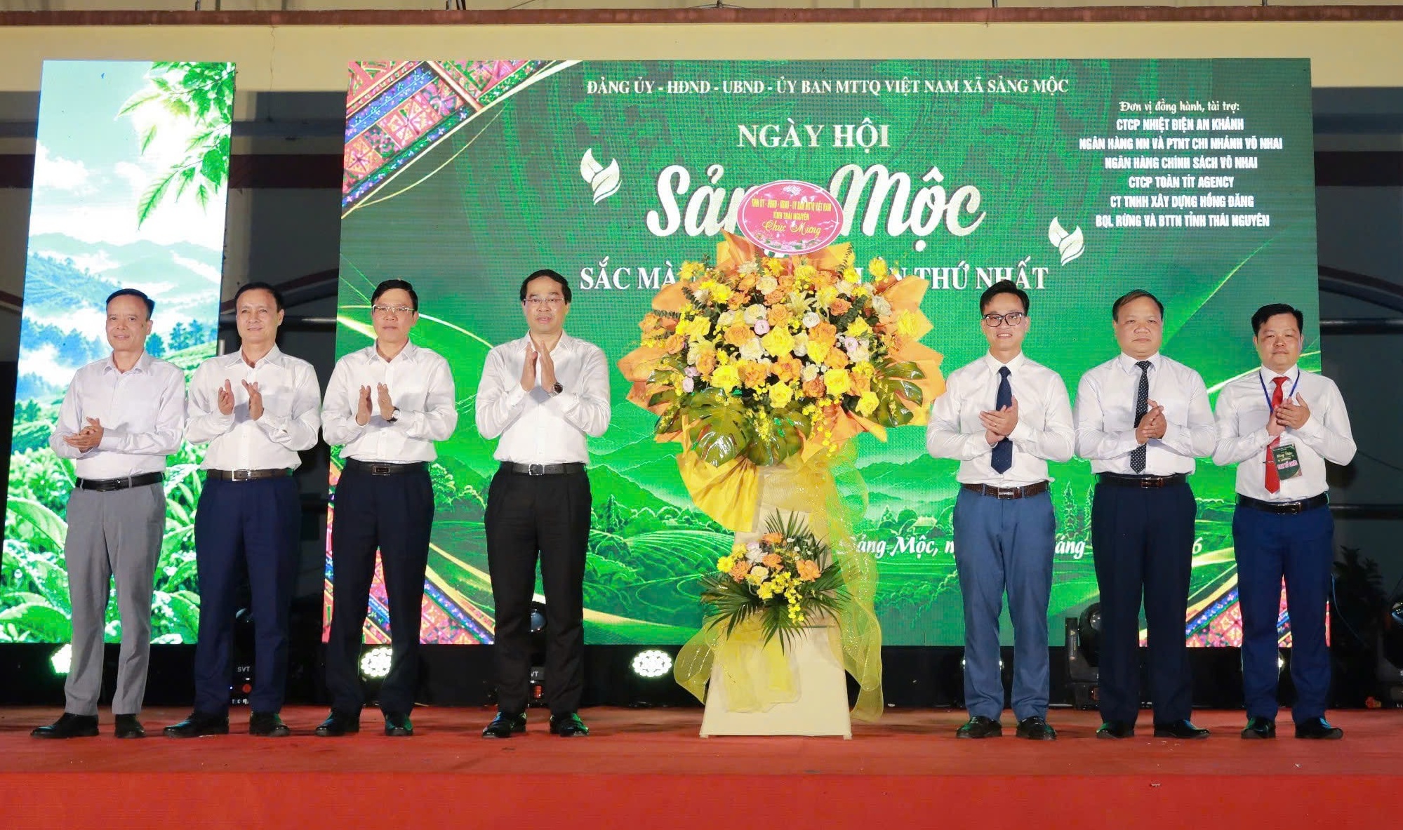 Sang Moc shines with the vibrant colors of highland culture