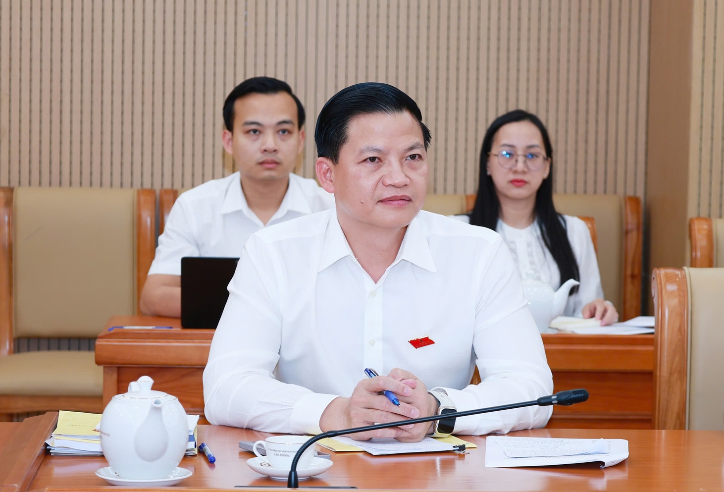 Provincial People's Council deputies hold group discussions, propose many solutions to boost economic growth