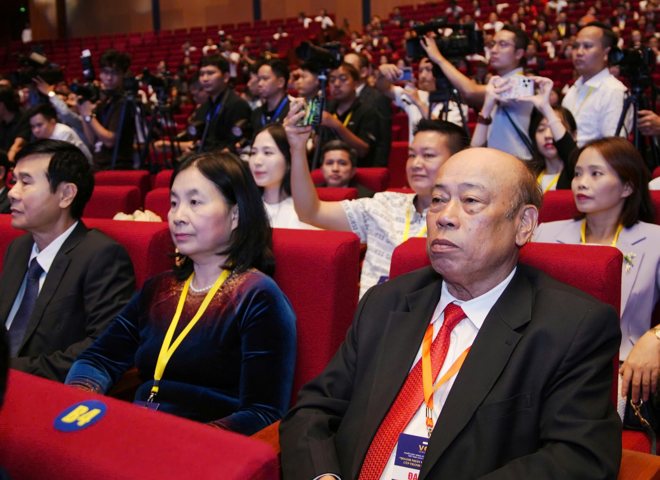 Mr. Nguyen Van Thoi honored as an “Outstanding Vietnamese Entrepreneur - Thanh Giong Cup” recipient in 2026