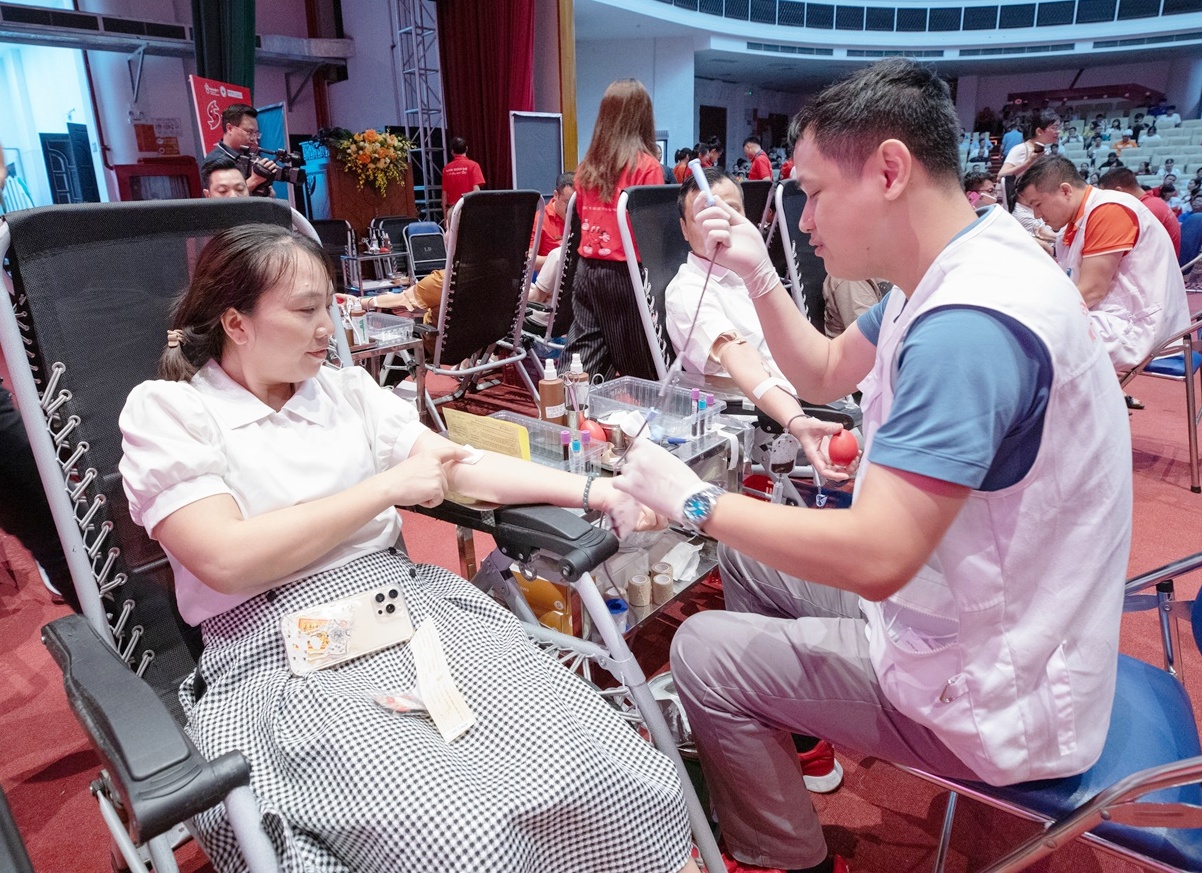 Over 1,800 register for the "Thai Nguyen - A Thousand Red Hearts" Blood Donation Festival