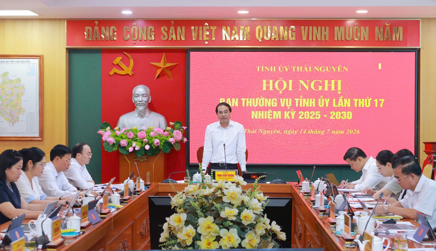 Provincial Party Standing Committee provides input on 31 issues concerning Party building and socio-economic development