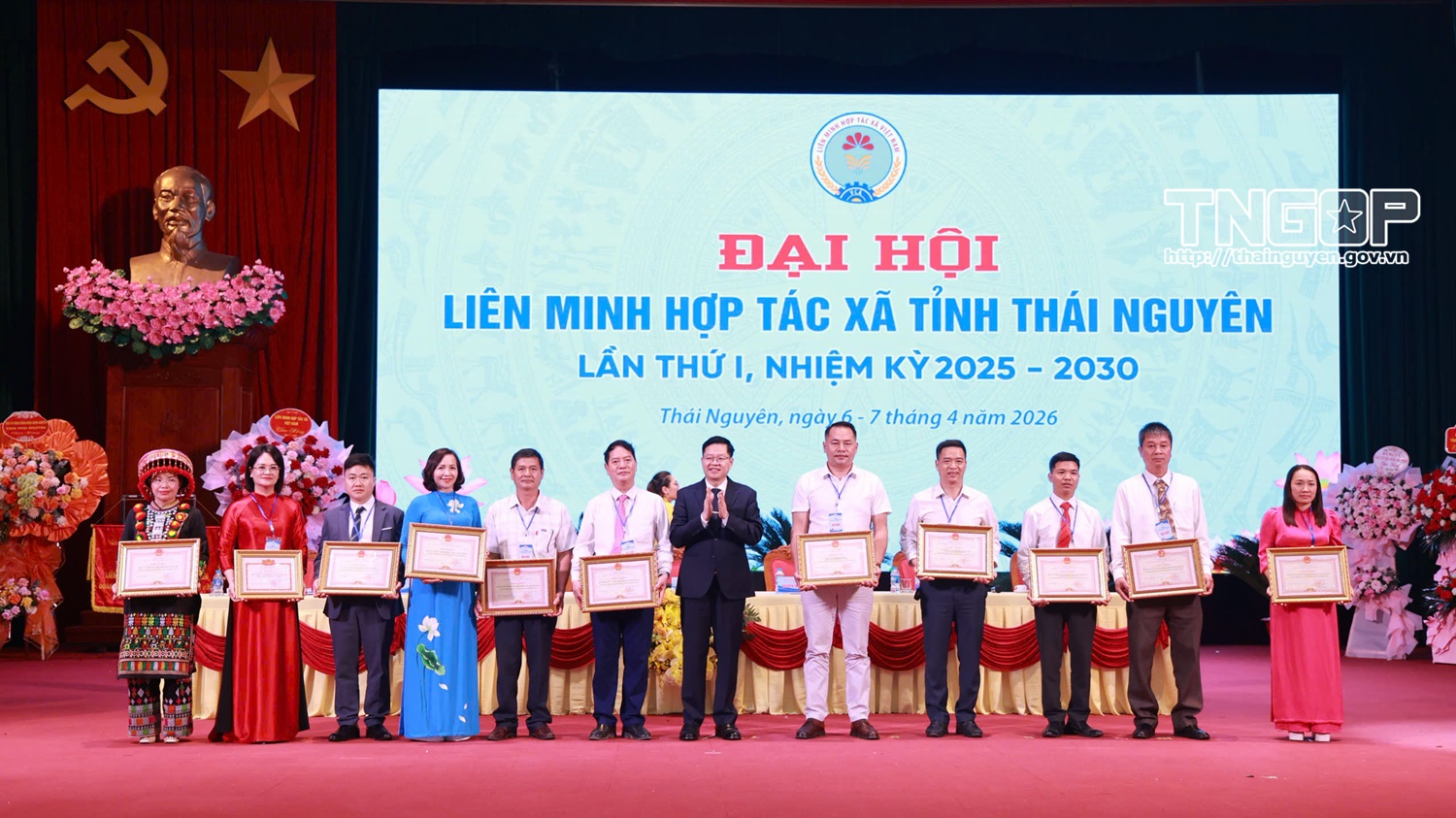 Anh-tin-bai