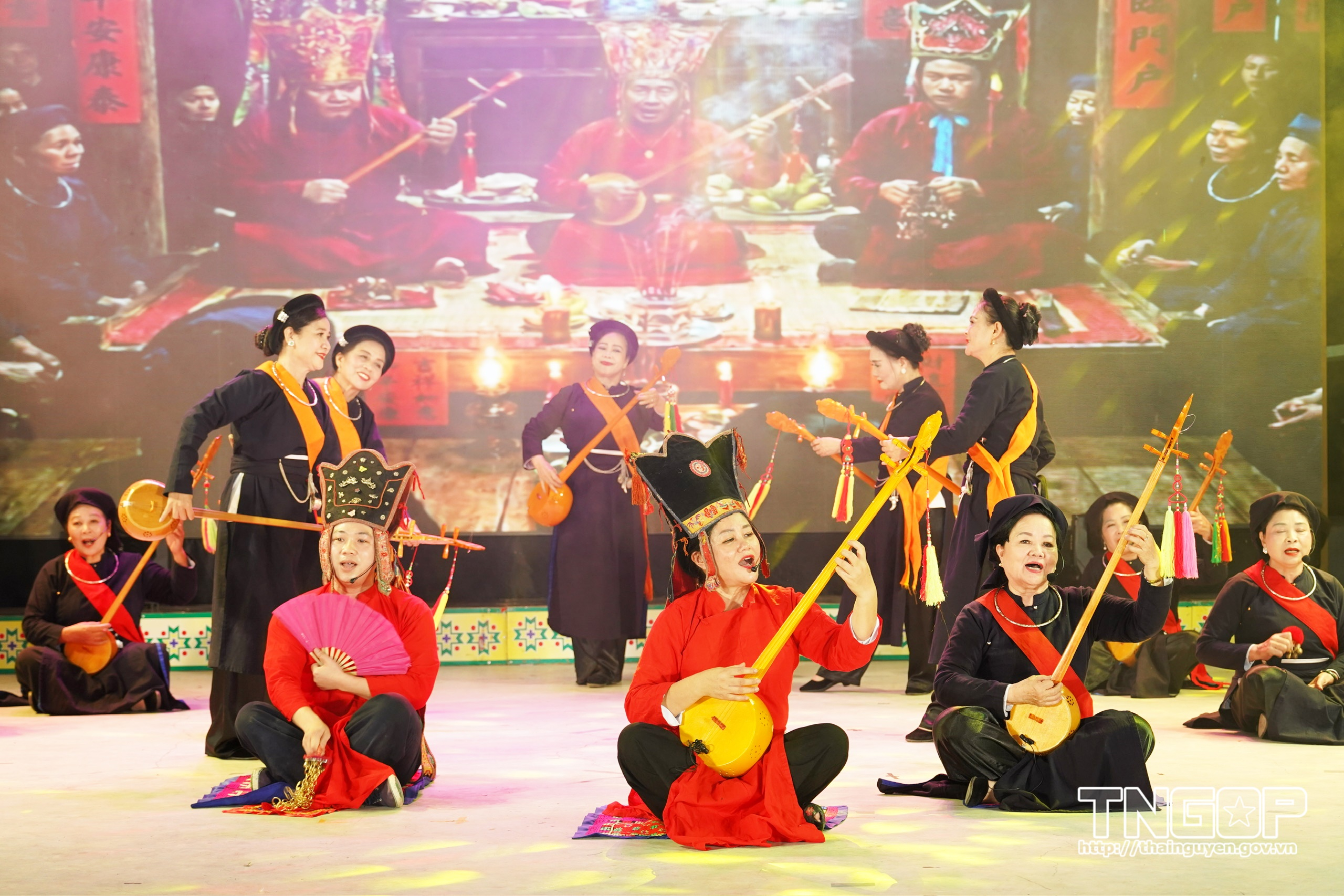 Anh-tin-bai