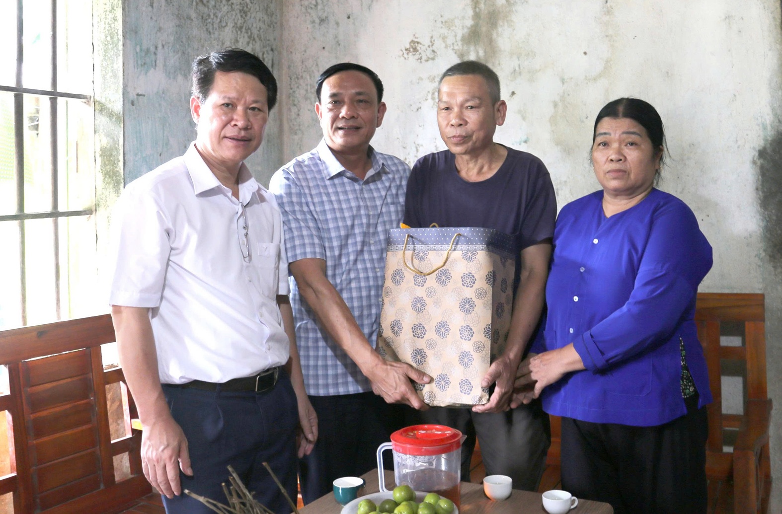 Anh-tin-bai