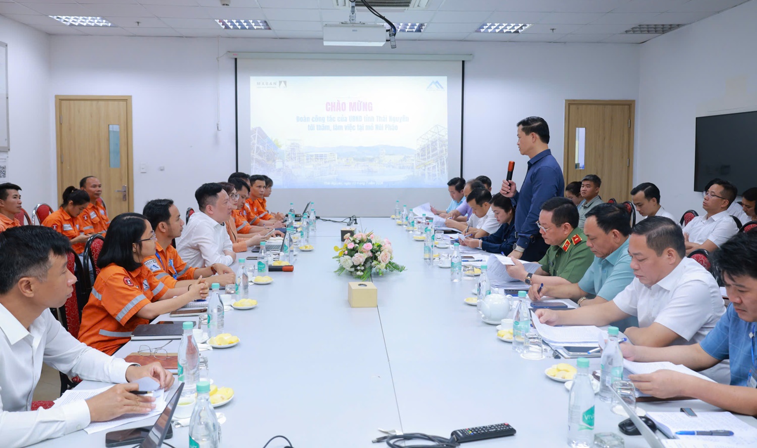 Chairman of the Provincial People's Committee inspects and directs the resolution of difficulties and obstacles in Nui Phao Company's projects