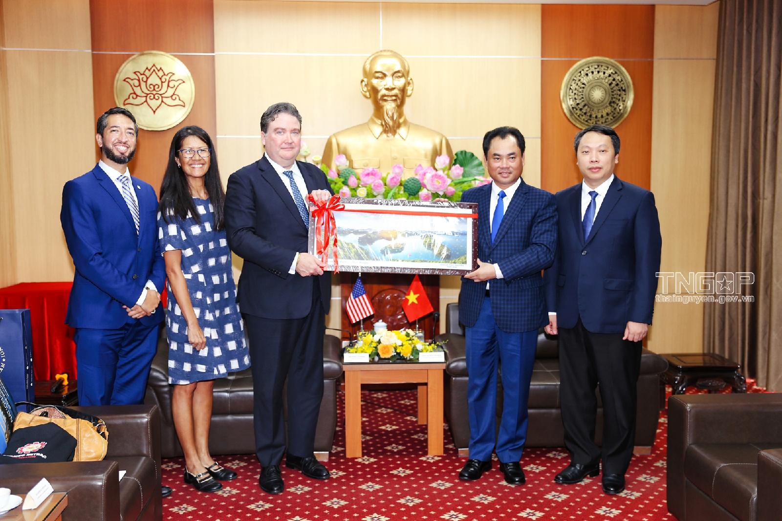 Thai Nguyen은 항상 미국 전문가와 투자자를 환영할 준비