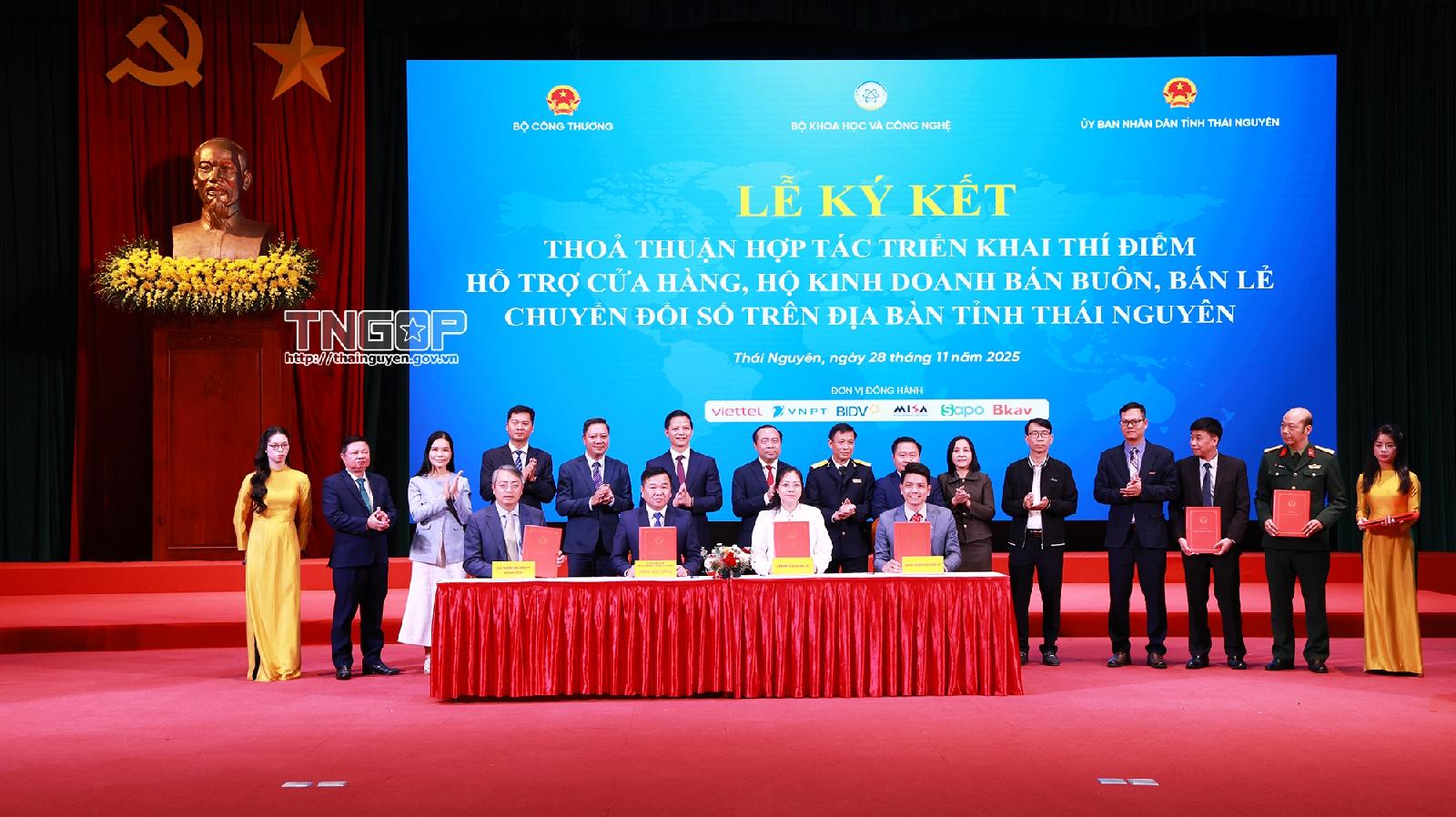 타이응우옌성 관내 도•소매점, 사업자 가구 디지털 전환 지원 시범 사업 추진 협력 협약 체결