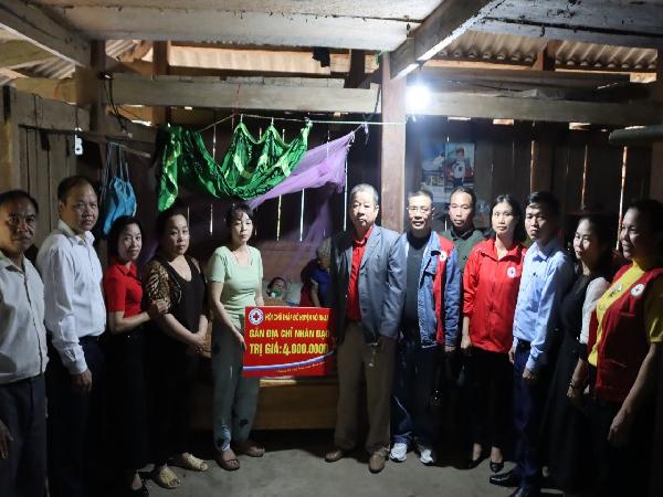 Võ Nhai: thăm, tặng quà gia đình anh Lý Văn Sự hộ nghèo đặc biệt khó khăn tại xóm Trung Thành