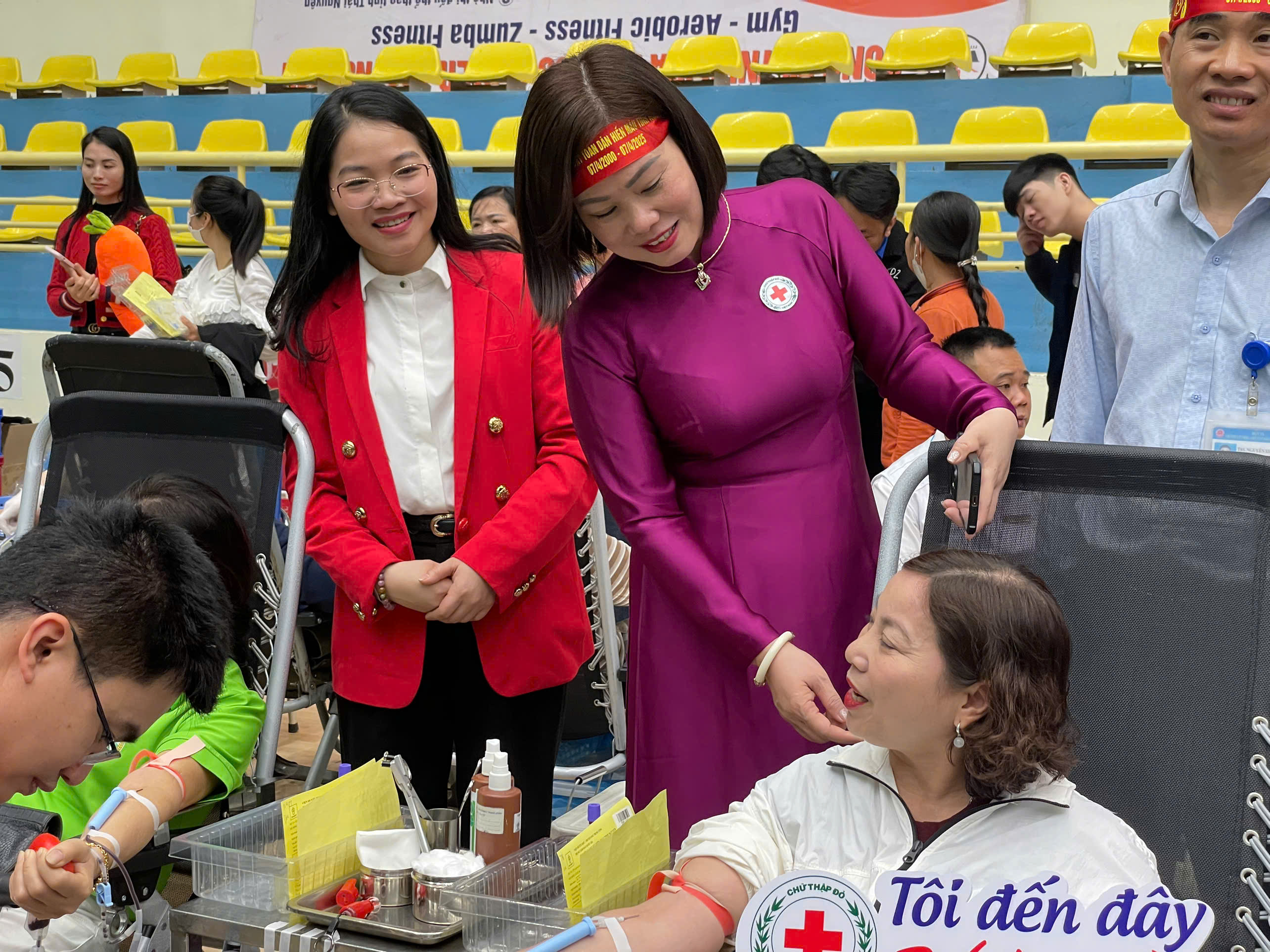 Thái Nguyên: Mít tinh kỷ niệm 25 năm ngày toàn dân hiến máu tình nguyện