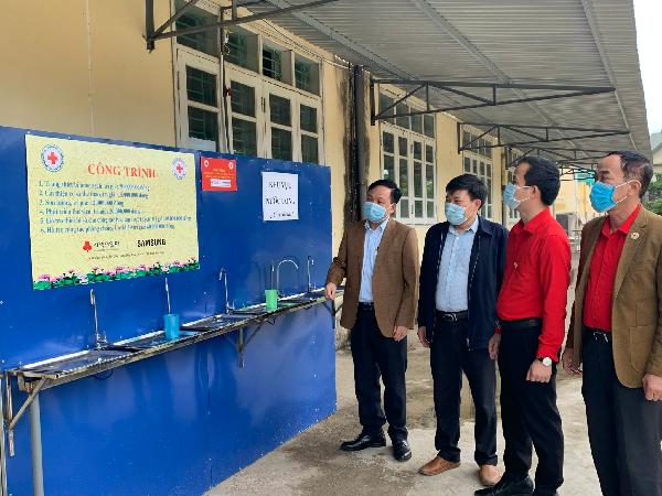 Dự án “Tăng cường năng lực cho thanh niên và tình nguyện viên CTĐ về khả năng chống chịu dựa vào cộng đồng” hỗ trợ trên 500 triệu đồng cho các trường học tại thị xã Phổ Yên