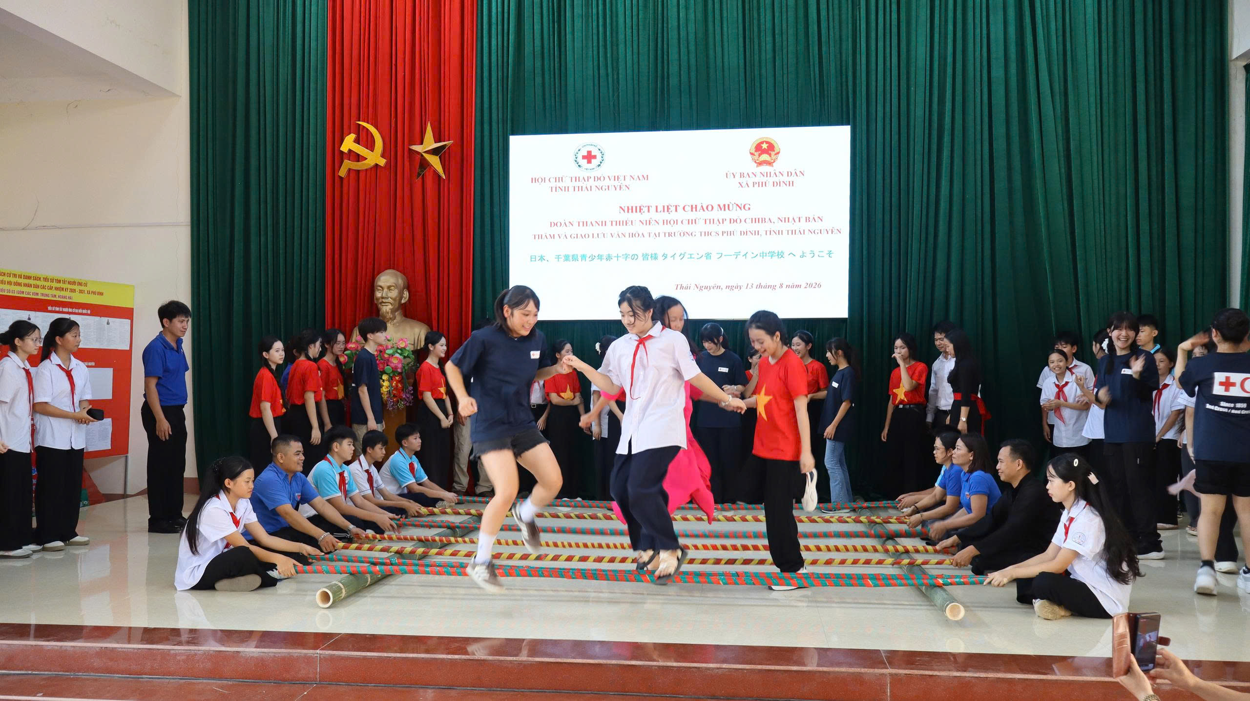 Anh-tin-bai