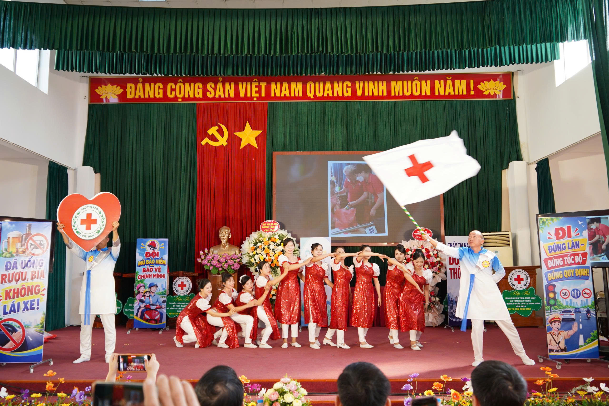 Anh-tin-bai