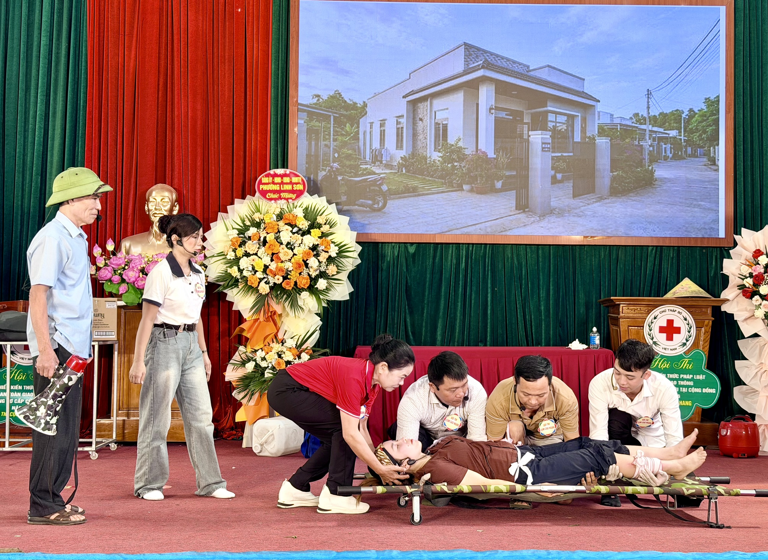 Anh-tin-bai