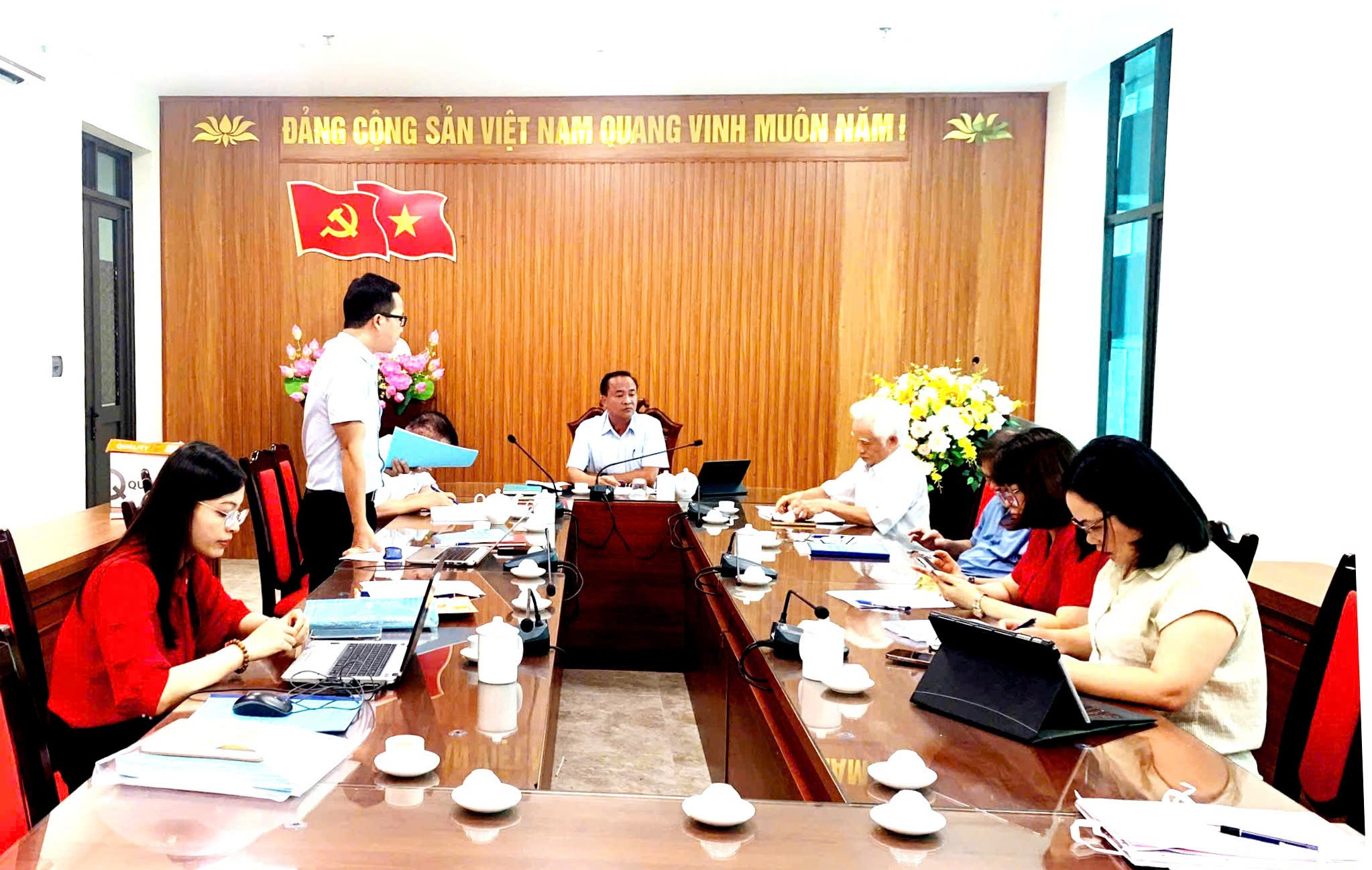 Anh-tin-bai