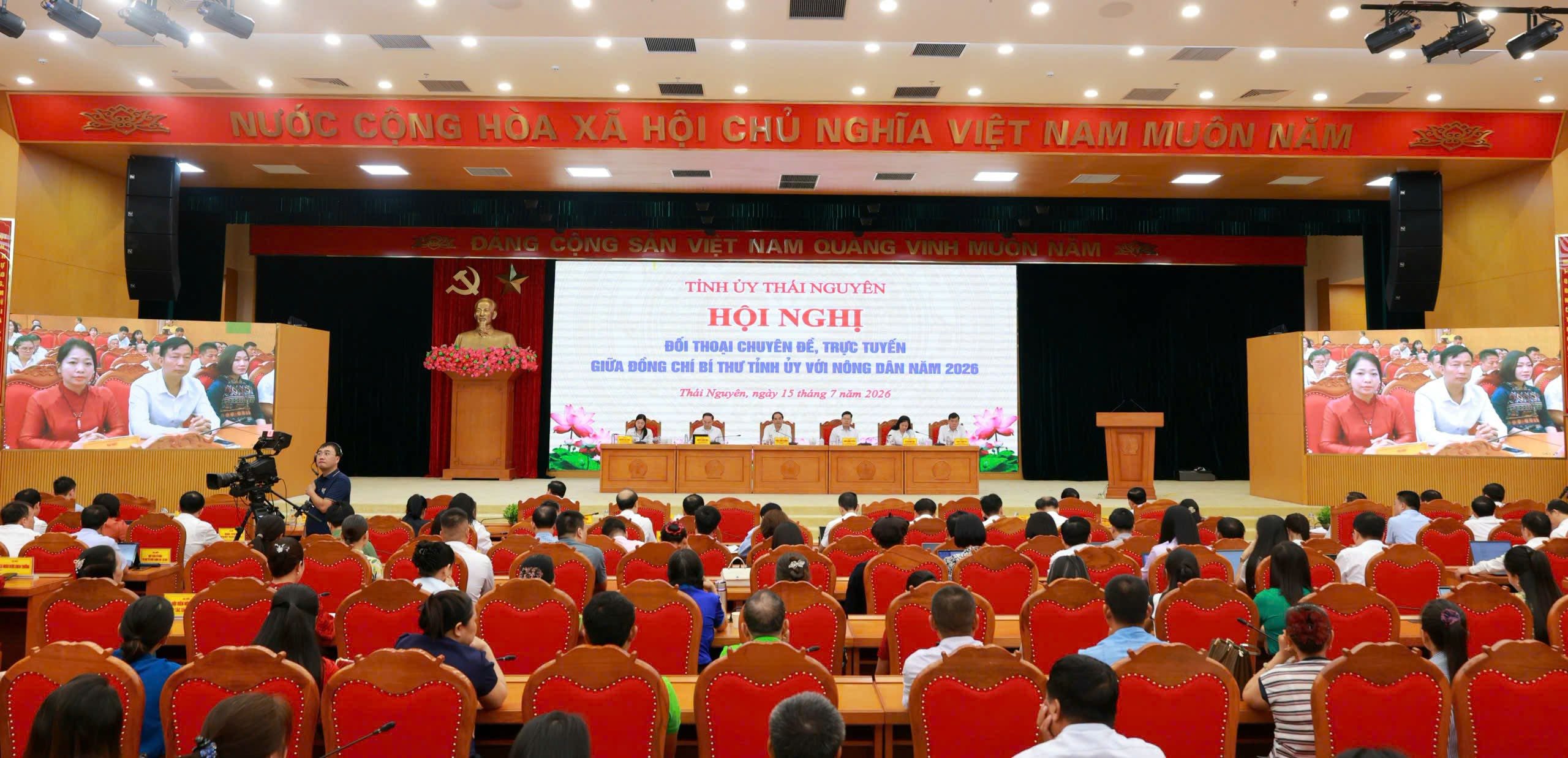 Đồng chí Bí thư Tỉnh ủy đối thoại với nông dân: đồng hành phát triển nông nghiệp xanh, nâng cao giá trị nông sản 